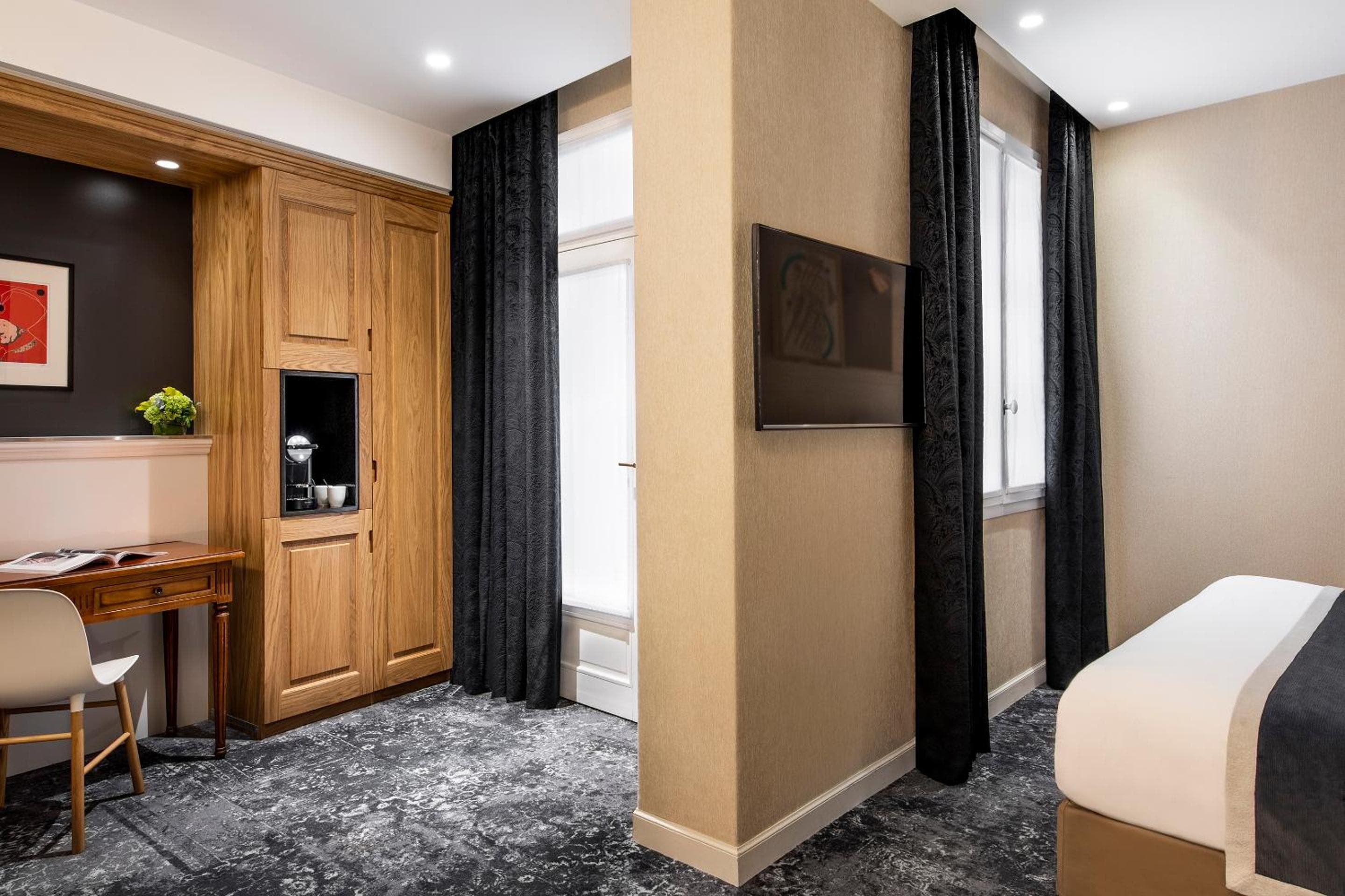Hotel Ducs de Bourgogne — 25