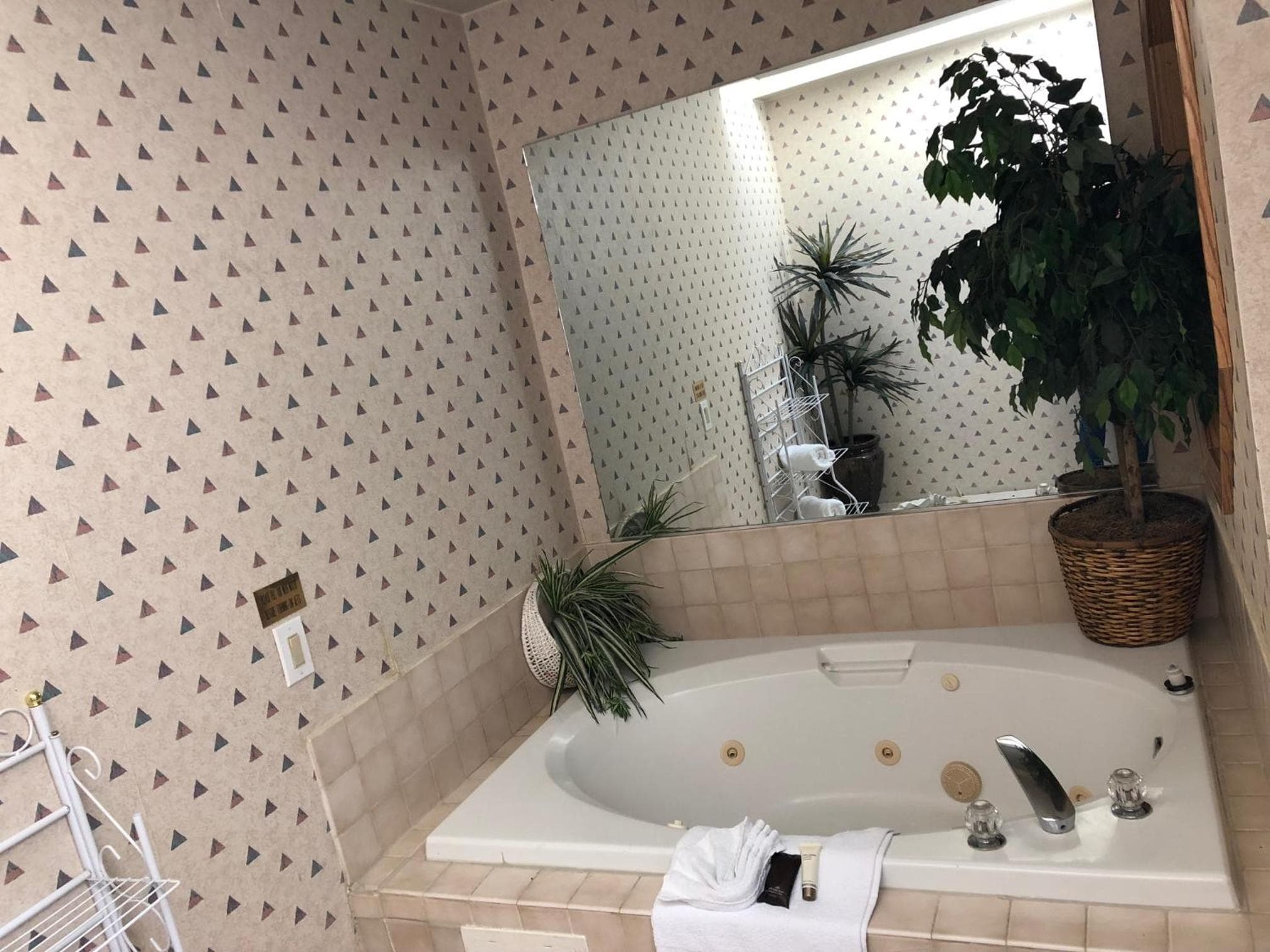 Sunrise Inn — 13