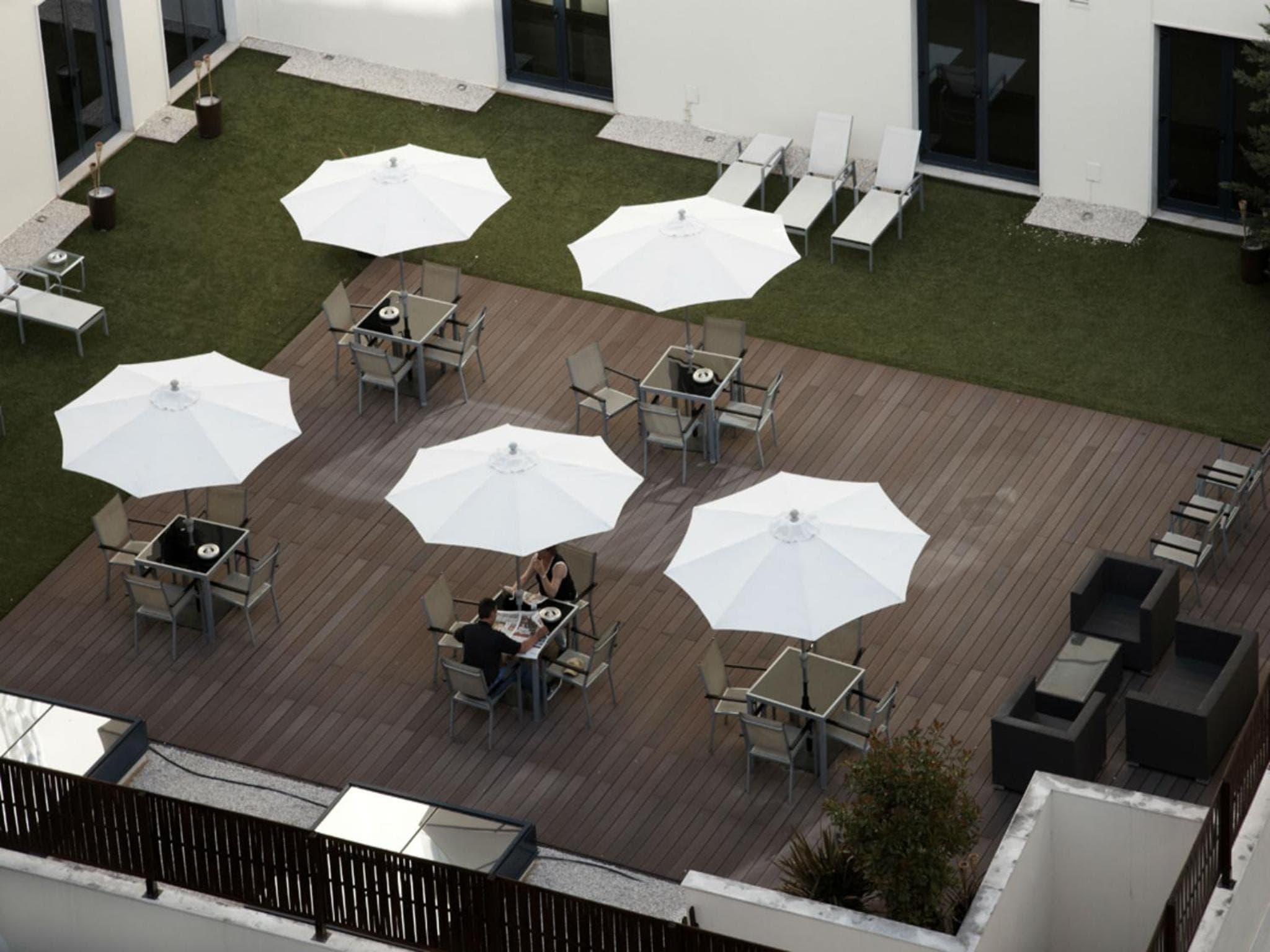 Hotel Mundial — 6