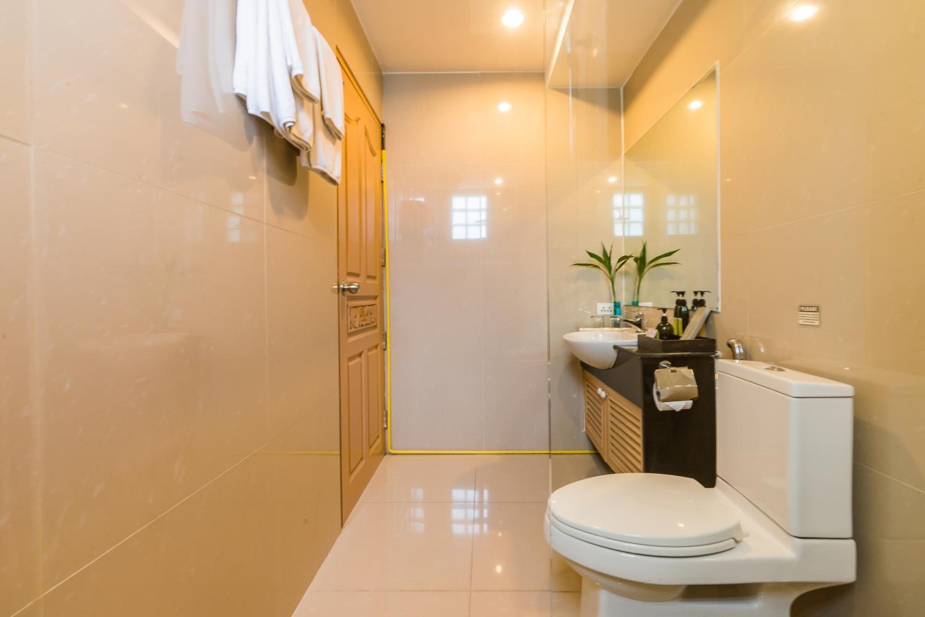 Alt Hotel Nana by UHG -Nearby Benjakitti Park & Queen Sirikit National Convention Center — 26