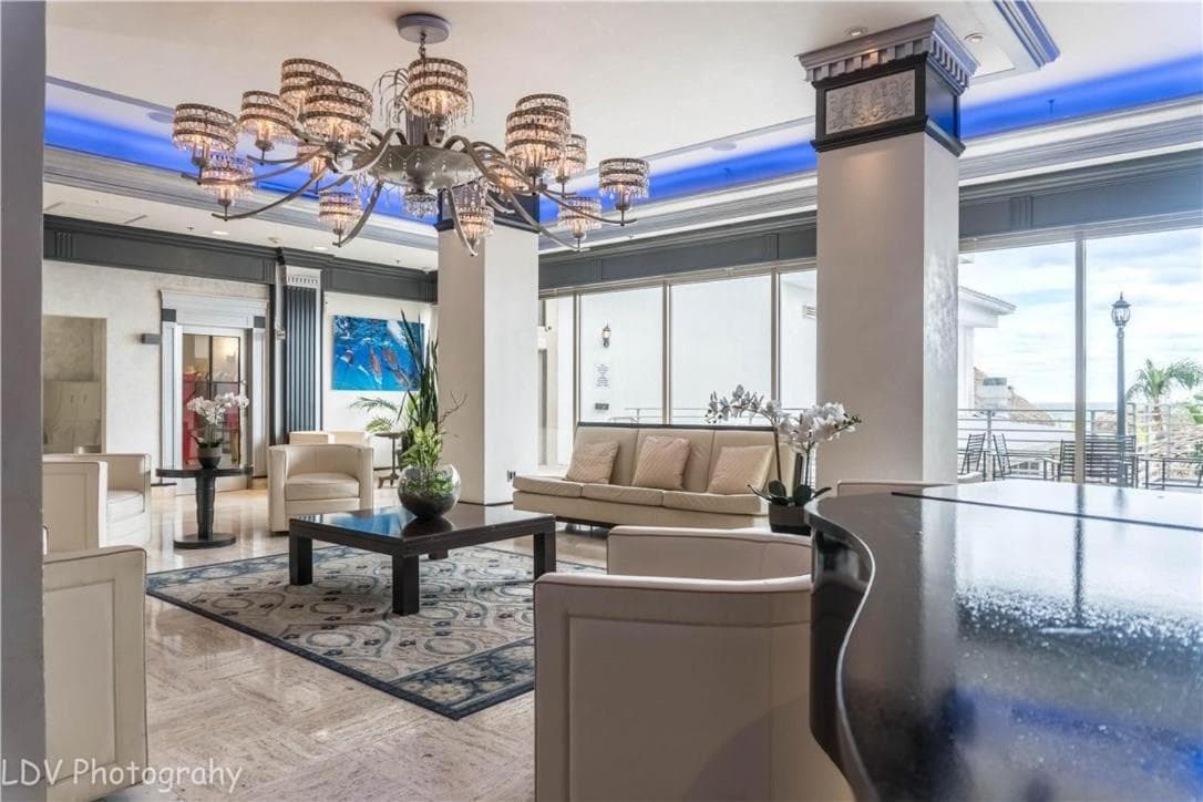 Oceanview on SAND located in Ocean Manor Resort Fort Lauderdale Beach 2 bed 2 bath spacious corner unit partial ocean view — 6