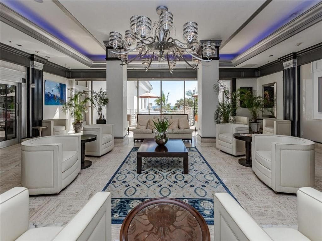 Oceanview on SAND located in Ocean Manor Resort Fort Lauderdale Beach 2 bed 2 bath spacious corner unit partial ocean view — 22