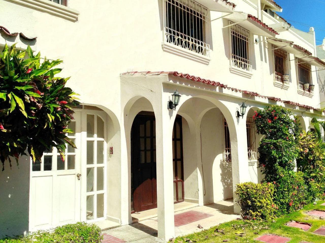 Casa Blanca Boutique & Organic — 1