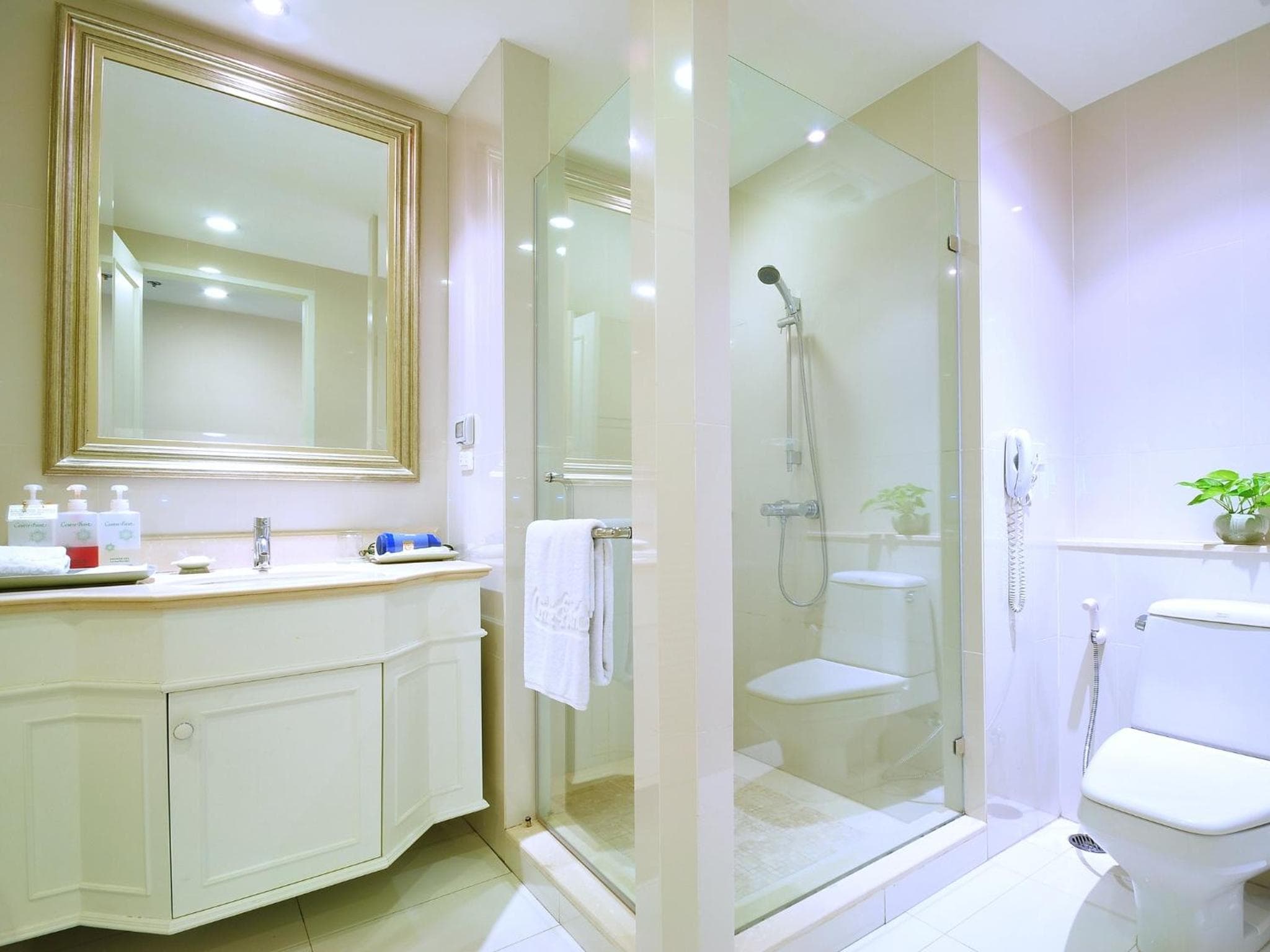 Centre Point Plus Hotel Silom — 15