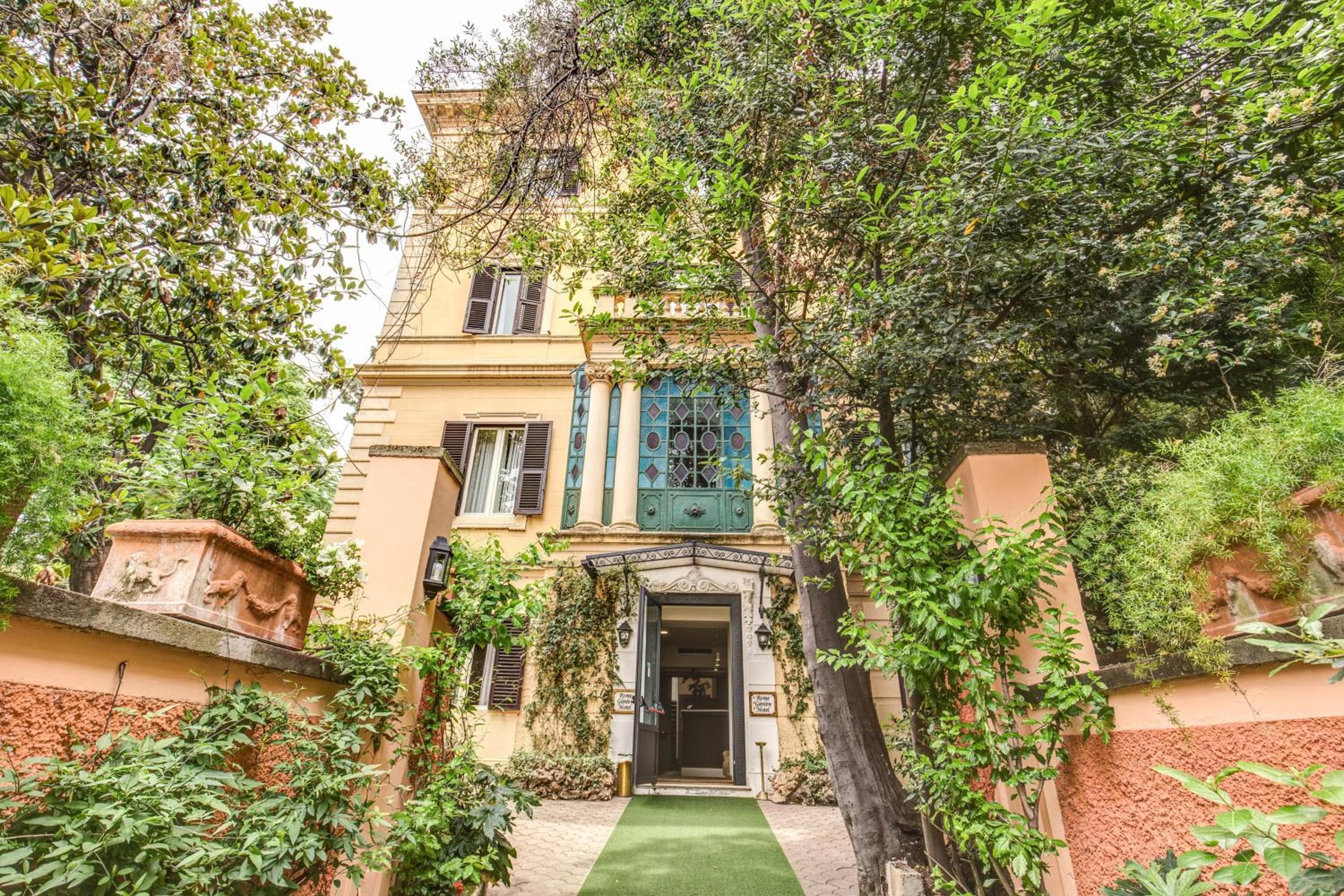 Hotel Roma — 1