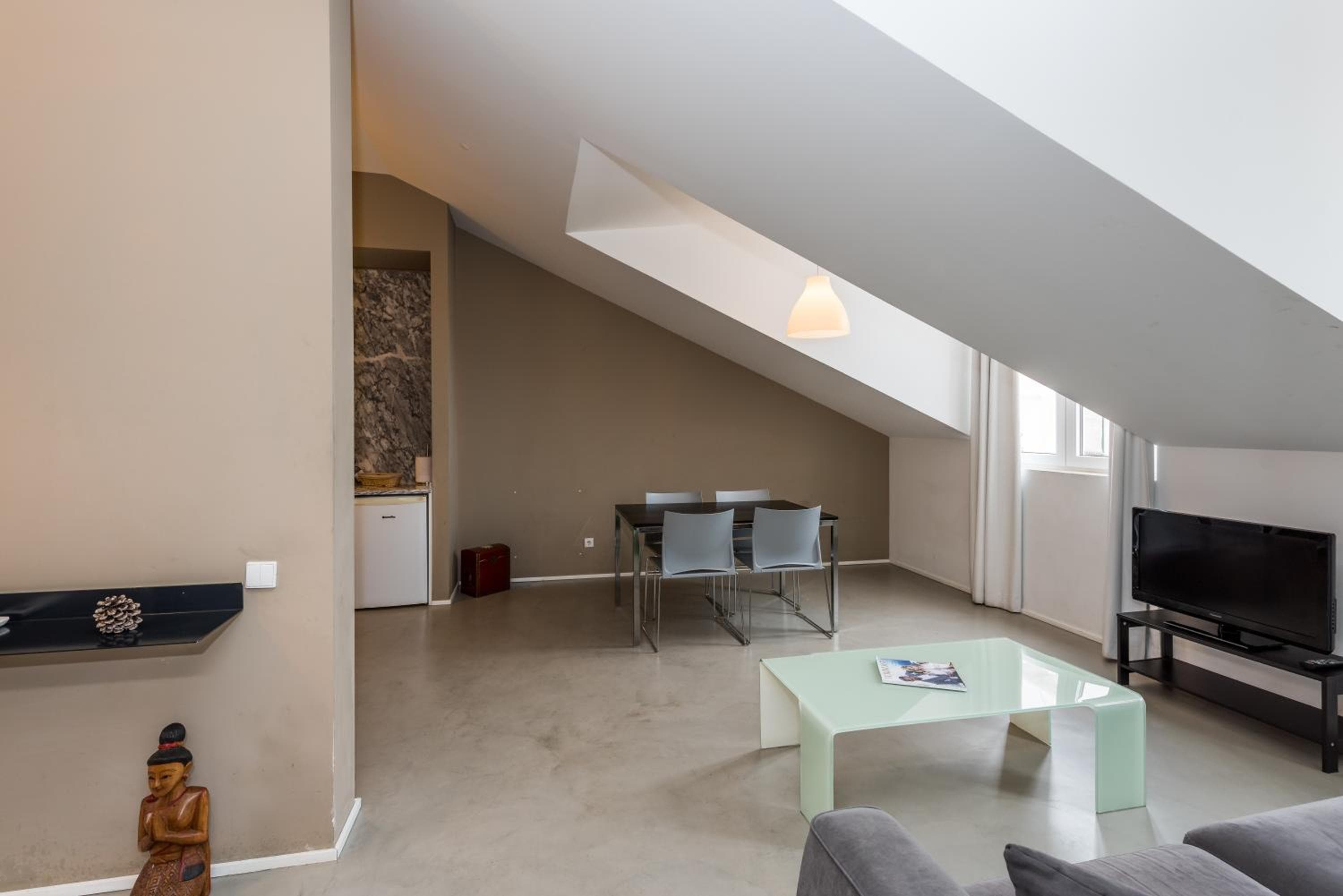 Alfama - Lisbon Lounge Suites — 18