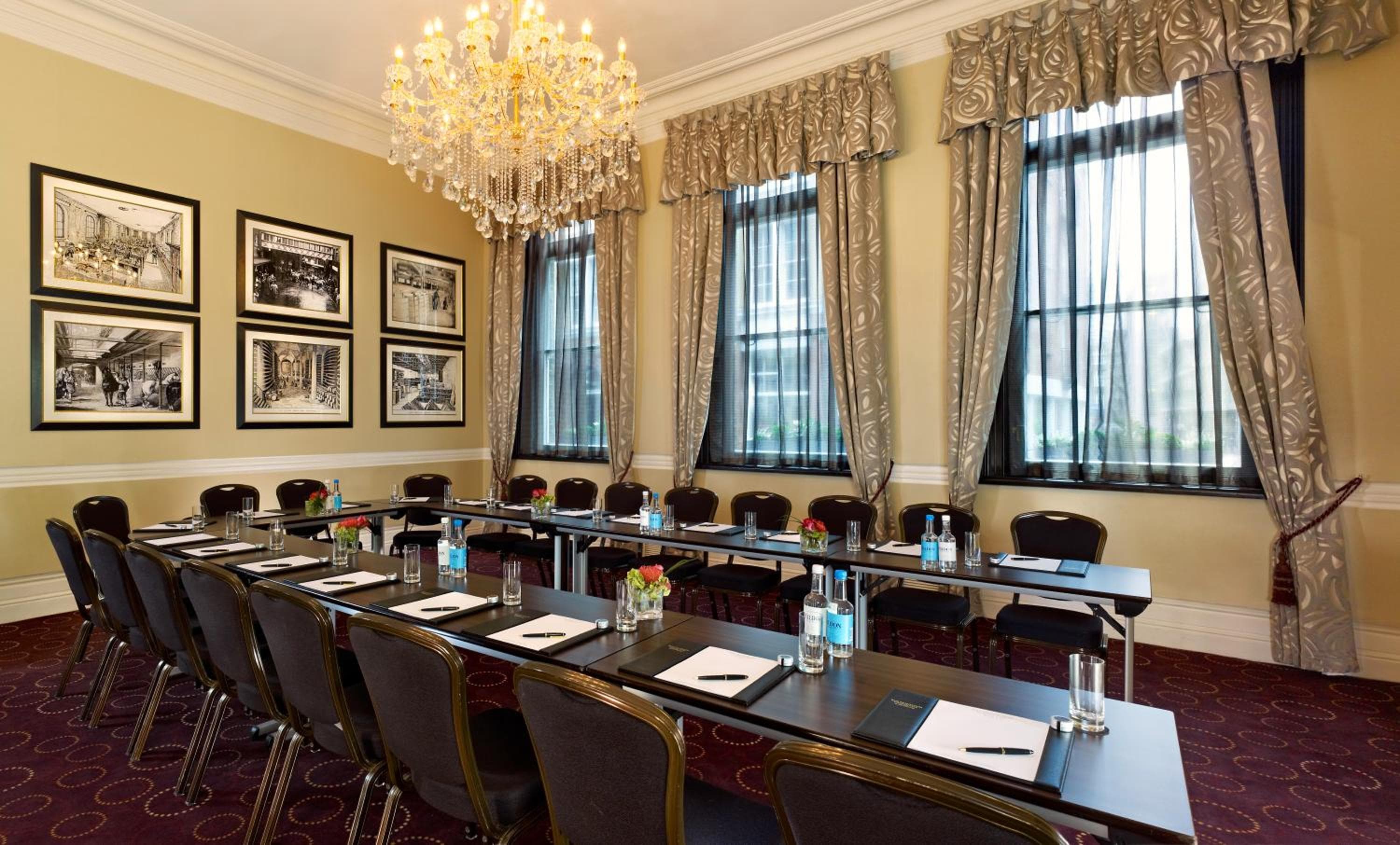 El Montcalm en la cervecería de la ciudad de Londres — 15