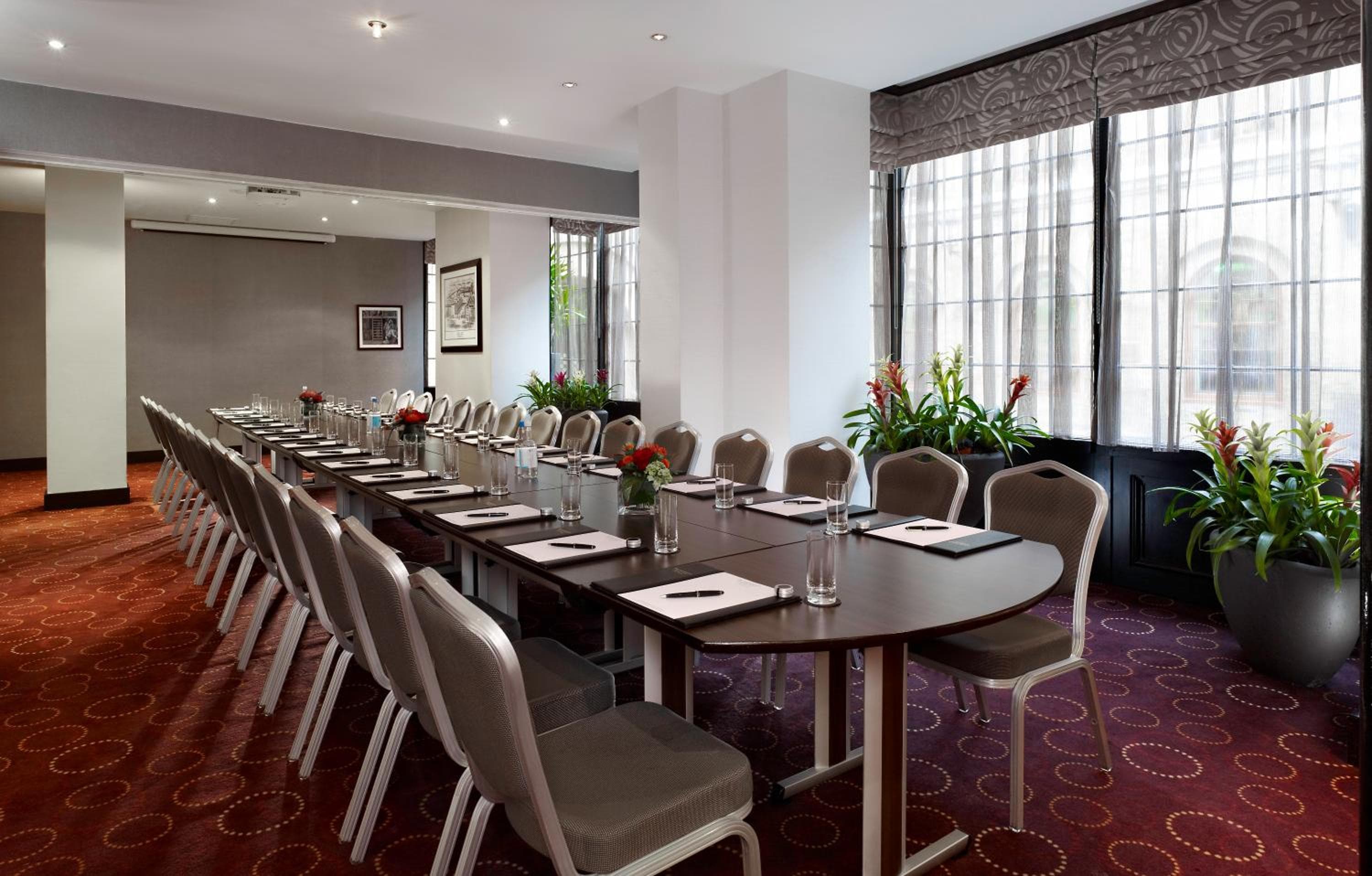 El Montcalm en la cervecería de la ciudad de Londres — 22