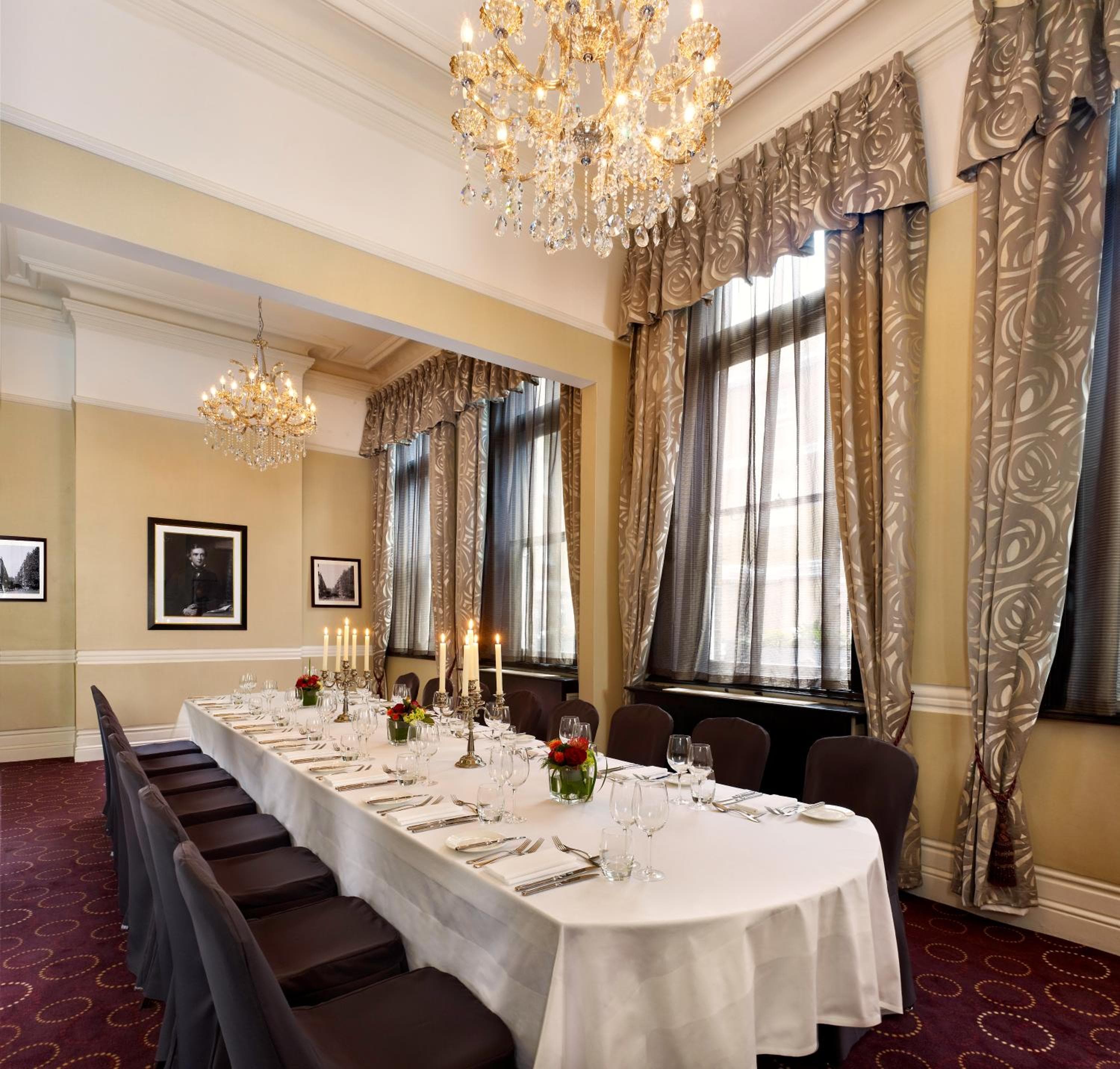 El Montcalm en la cervecería de la ciudad de Londres — 28