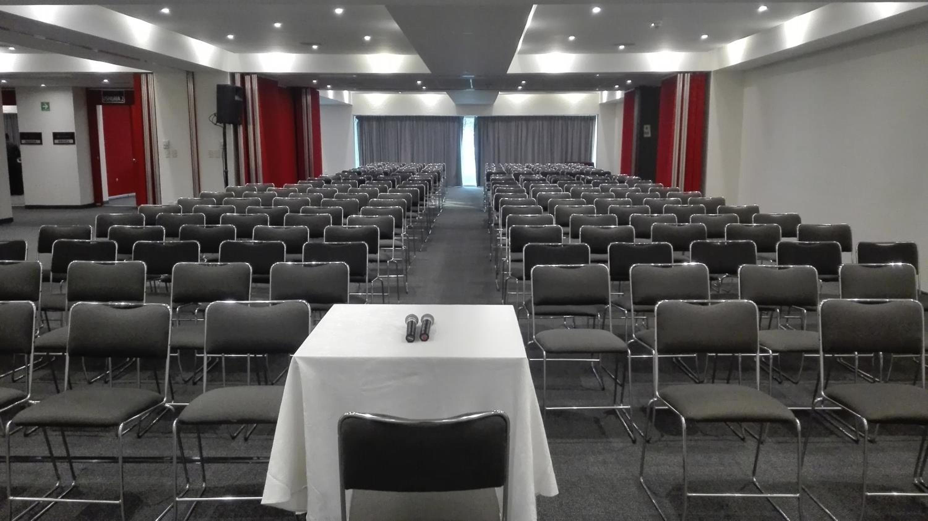 Hotel Flughafen wir — 15
