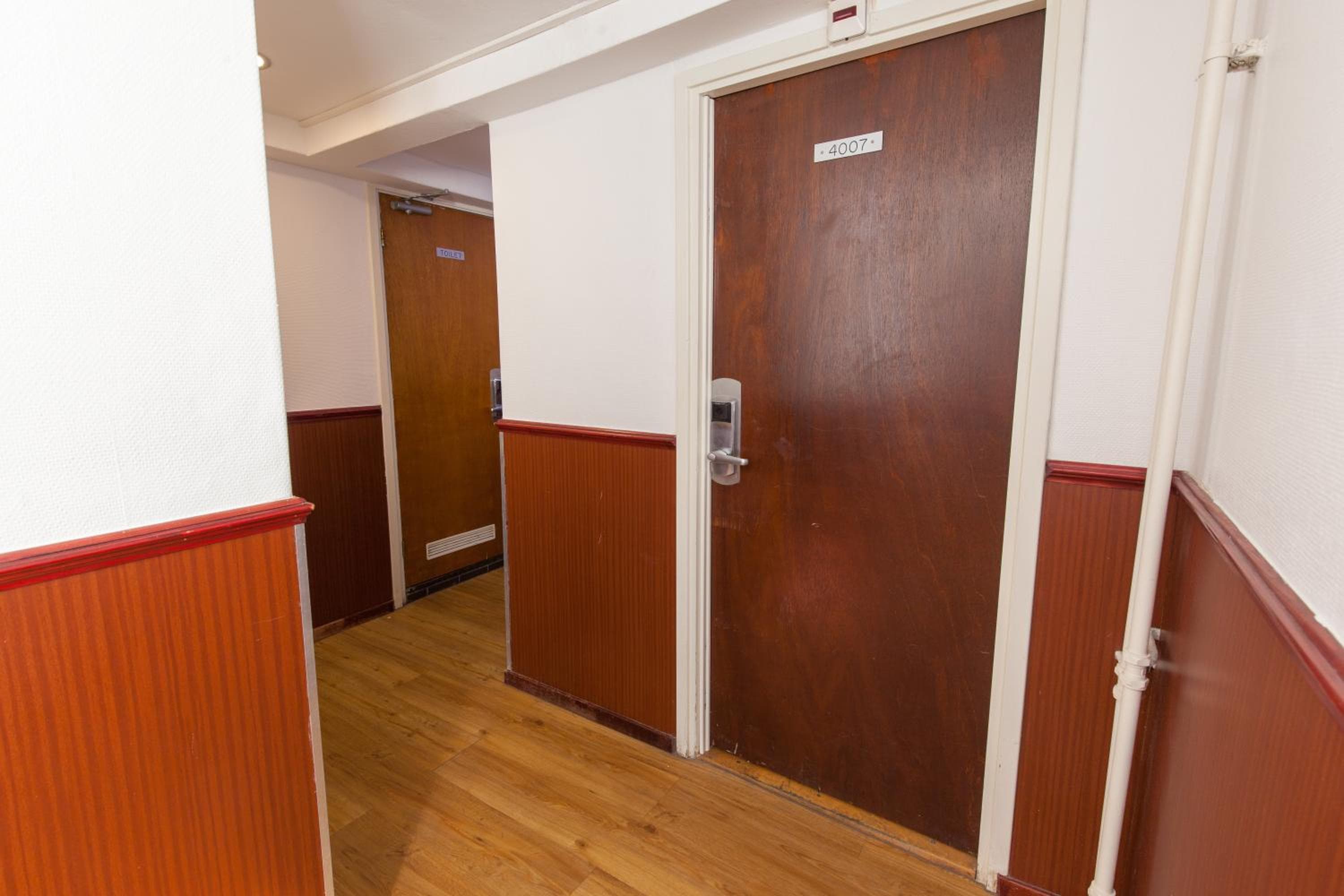 Reisehotel Amsterdam — 19