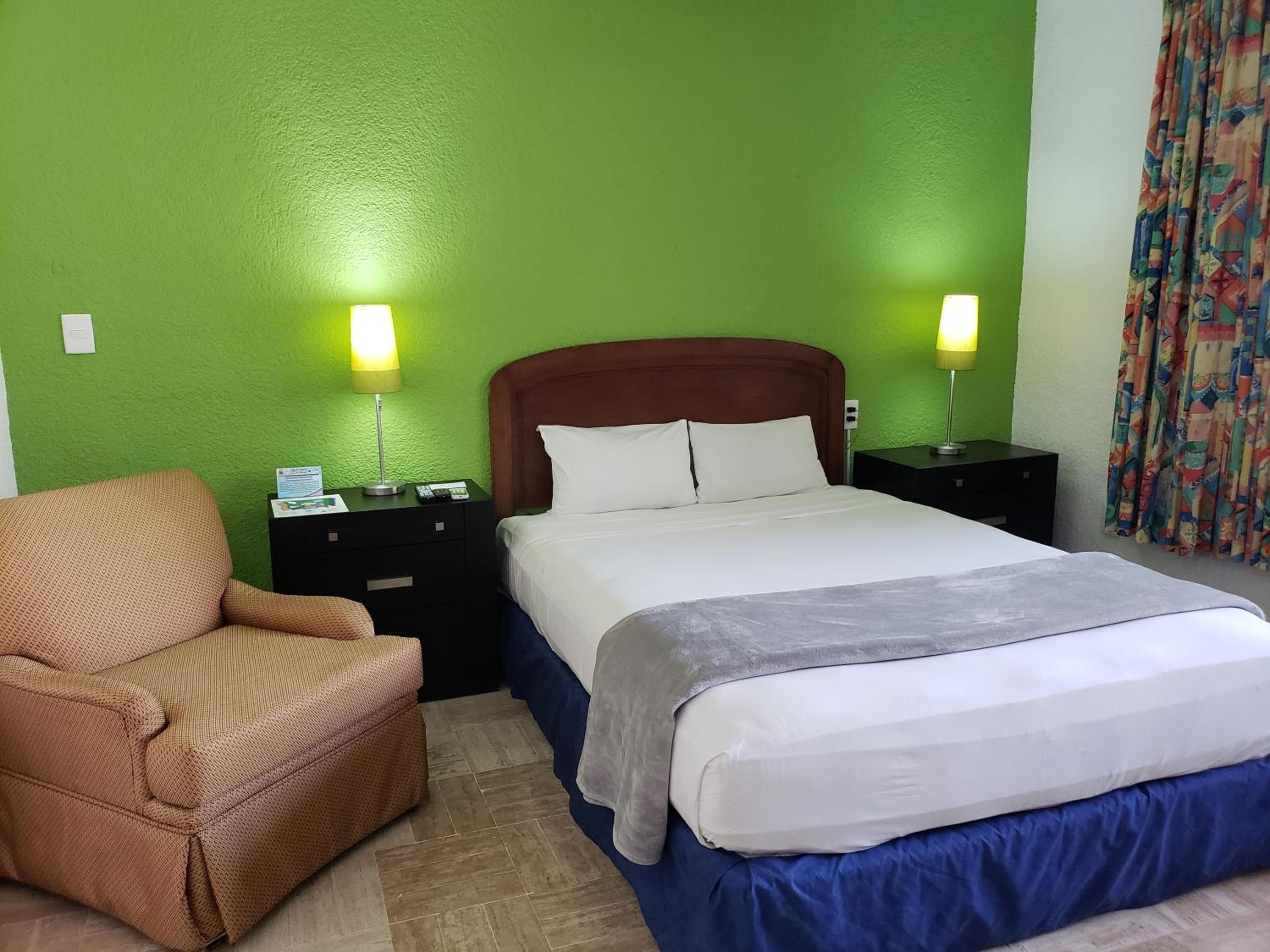 Hotel Green 16 — 19