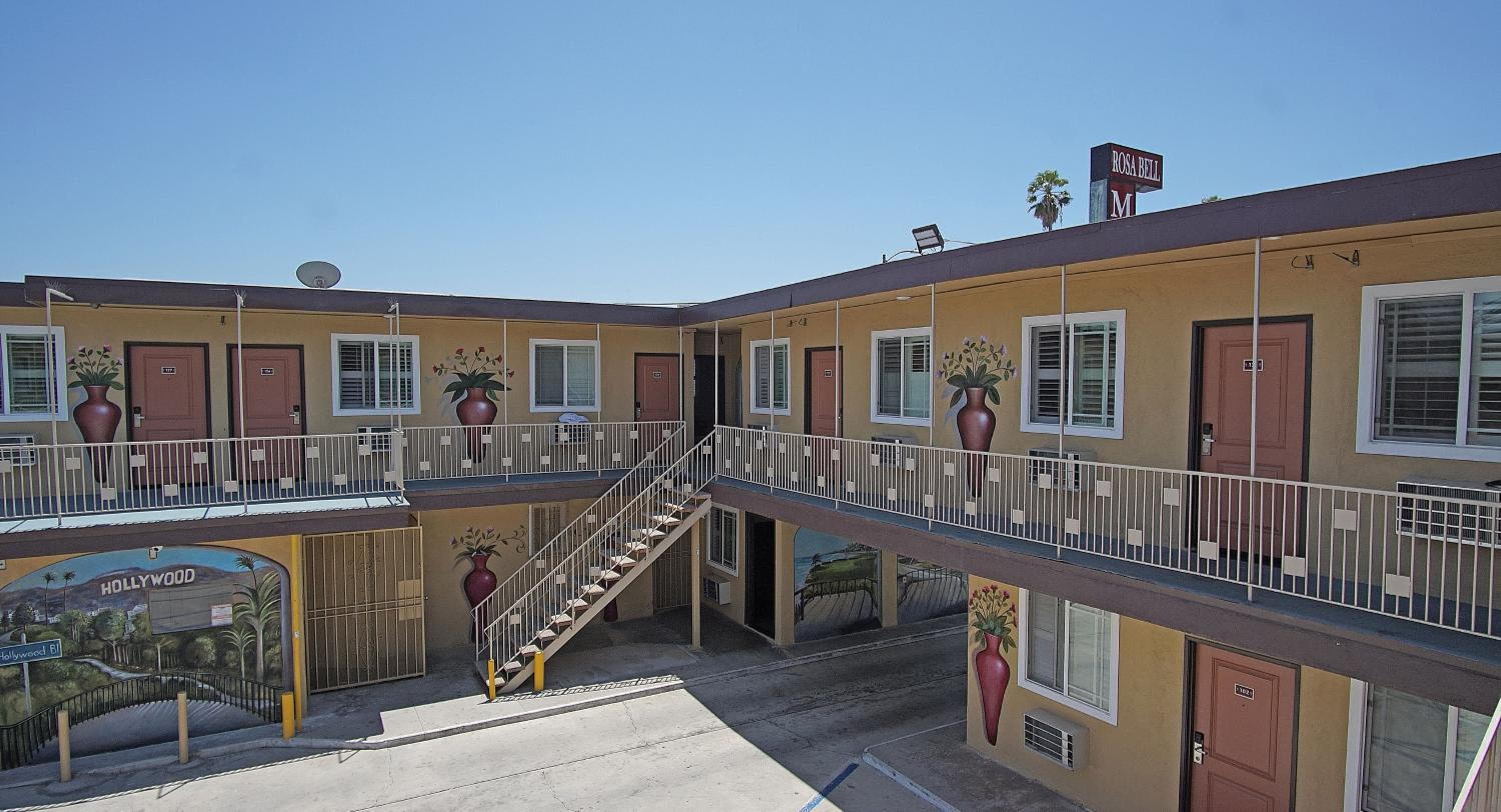 Rosa Bell Motel - Los Angeles — 1