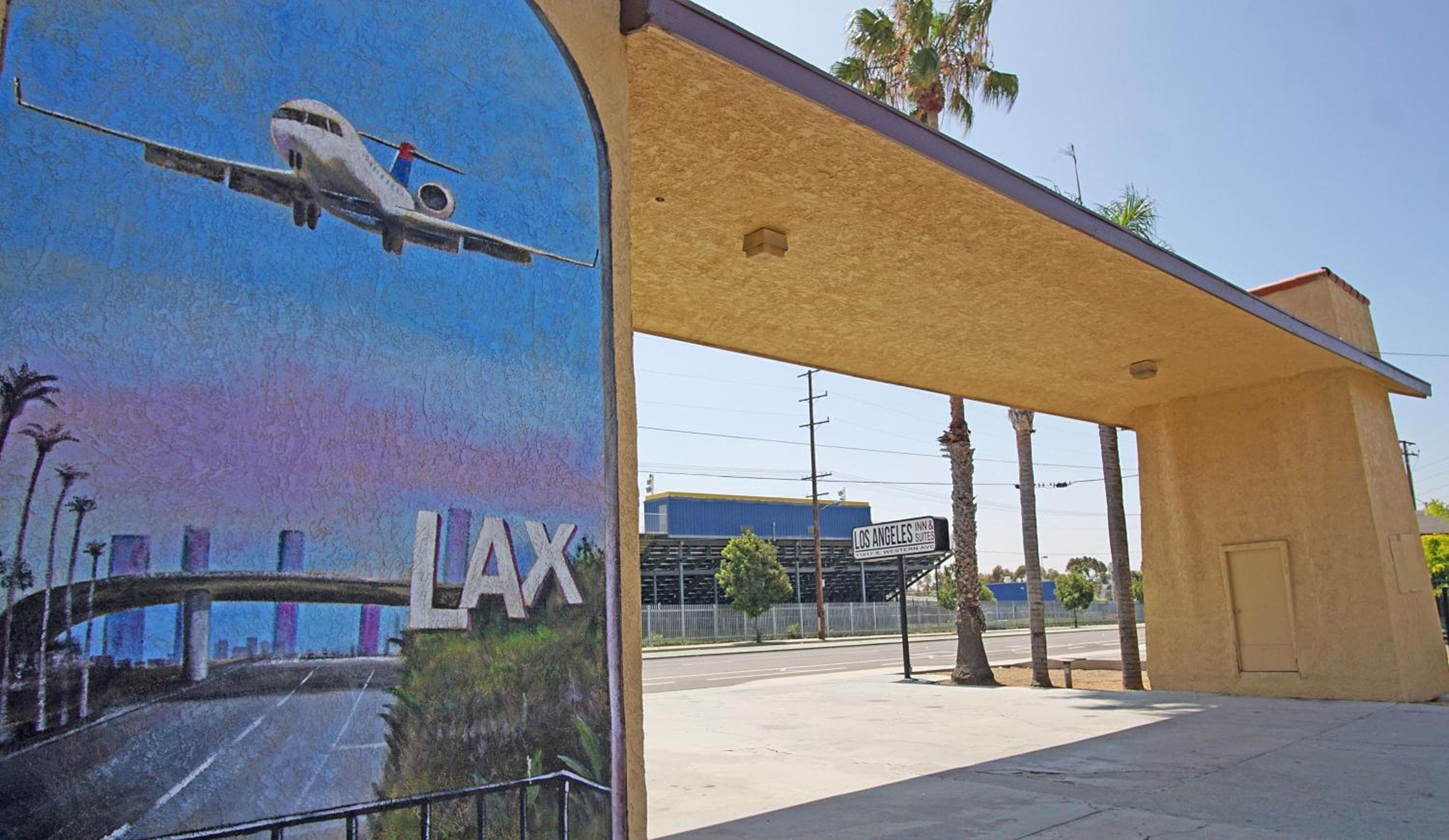 Los Angeles Inn & Suites - LAX — 2