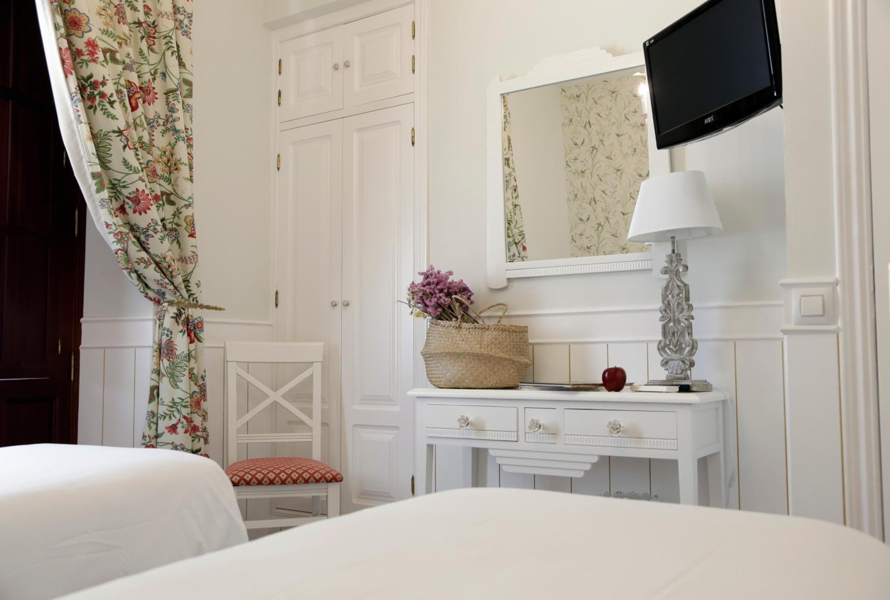 Basic Hotel Puerta de Sevilla — 7