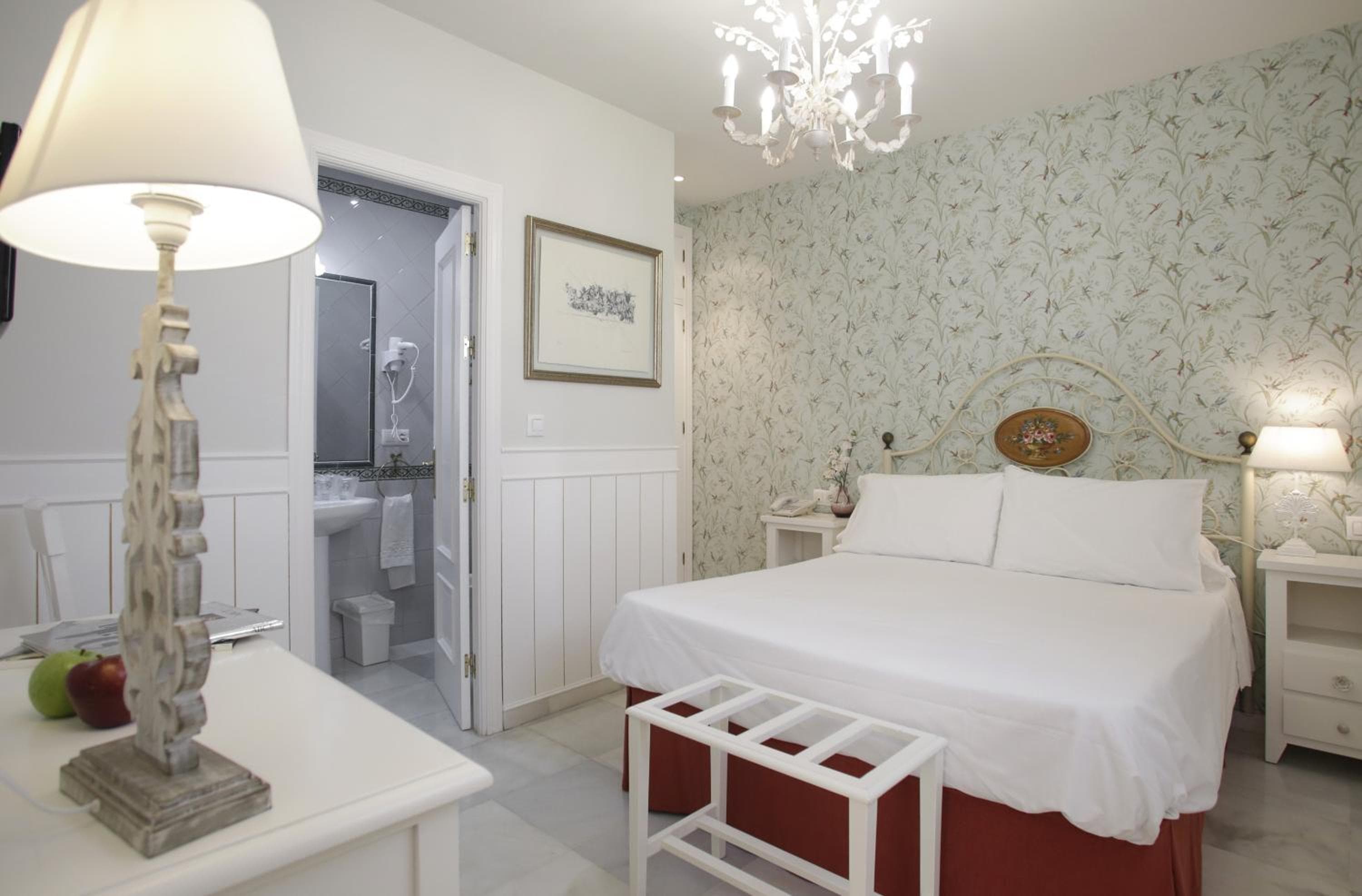 Basic Hotel Puerta de Sevilla — 22