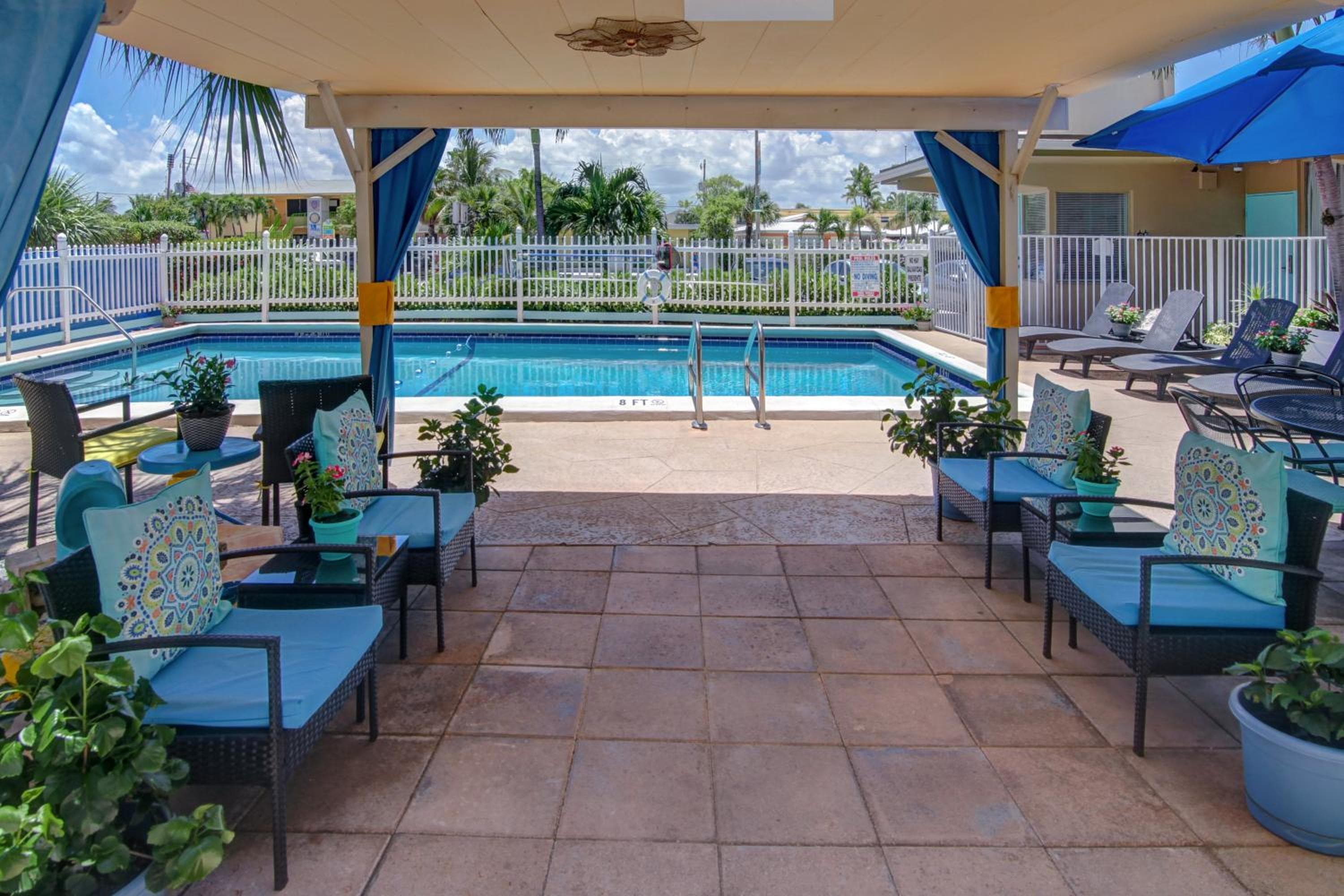 Castle by the Sea Motel — 6