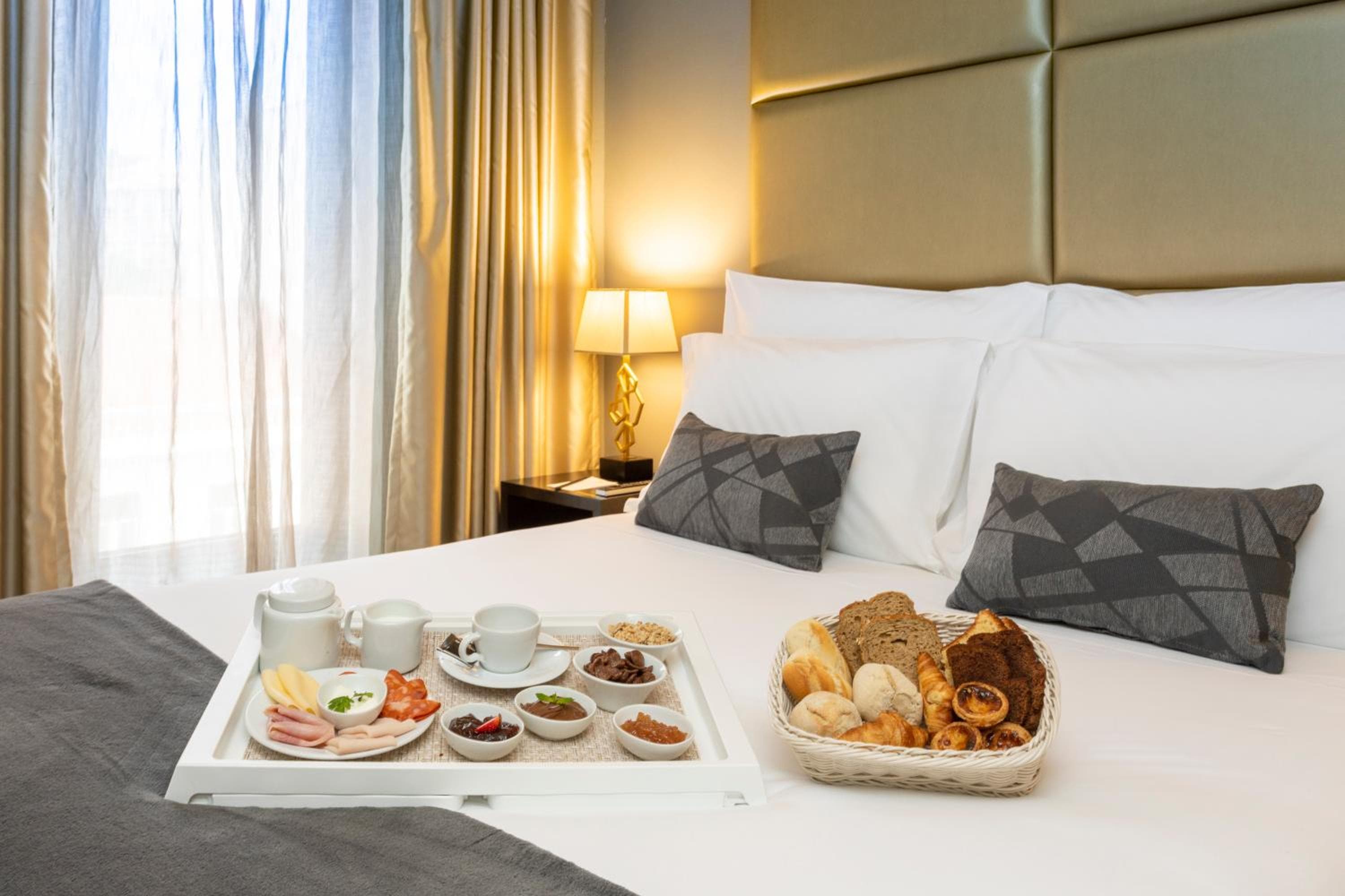 Czar Lisbon Hotel — 15