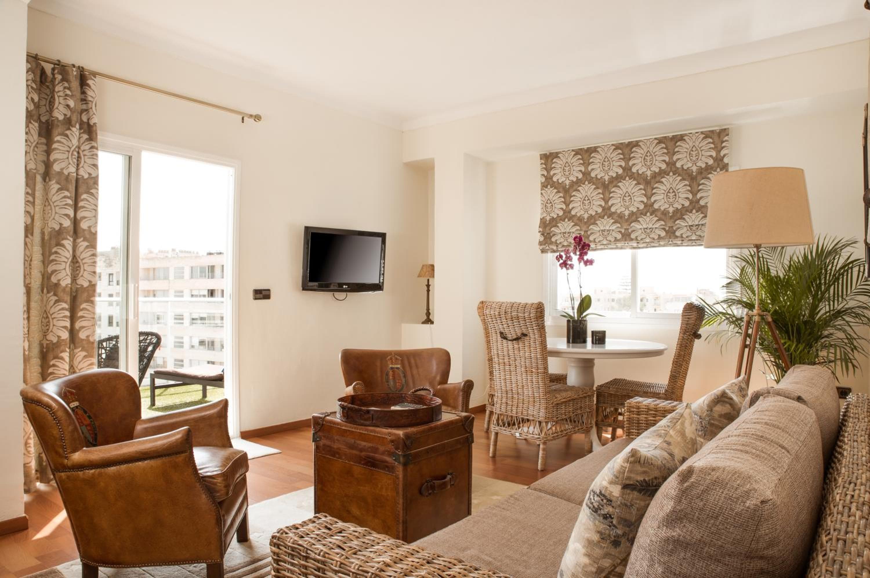 Hotel Feliz — 6