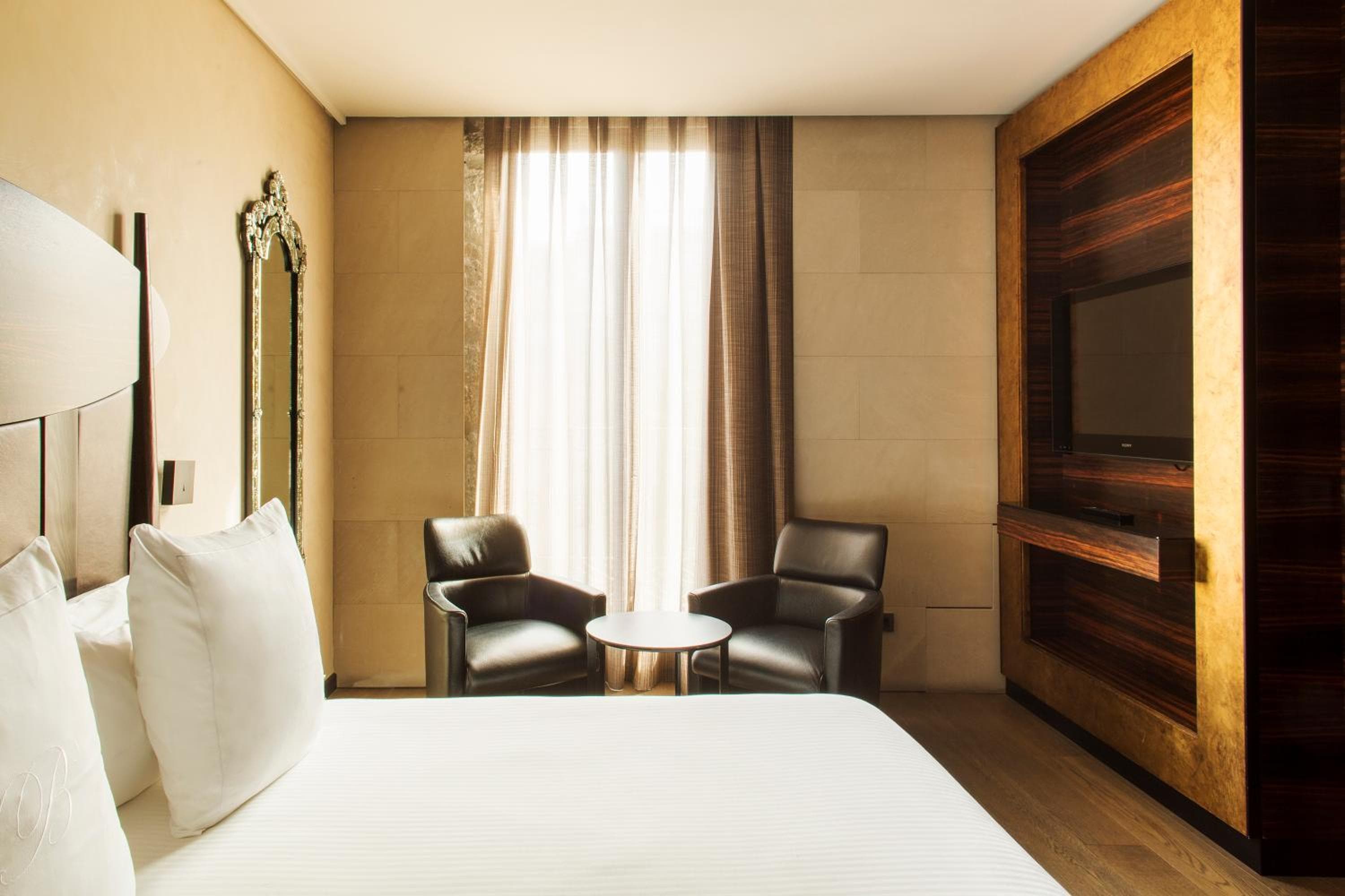 Hotel Bagués, un Pequeño Hotel de Lujo del Mundo — 15