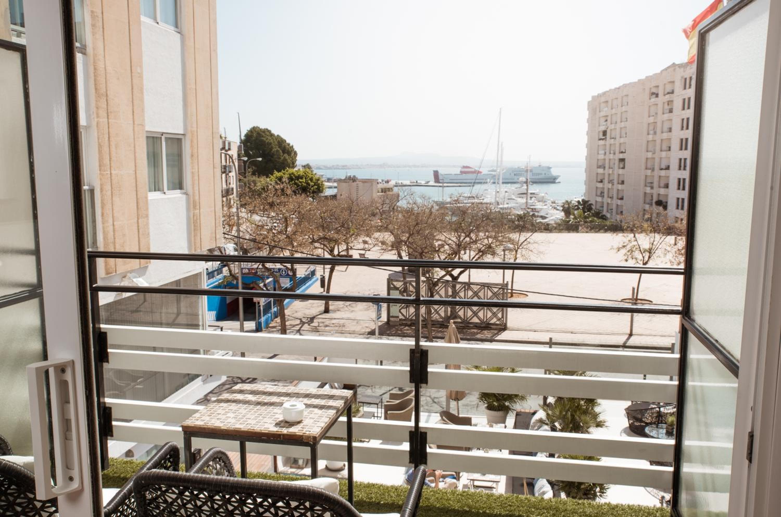 Hotel Feliz — 13