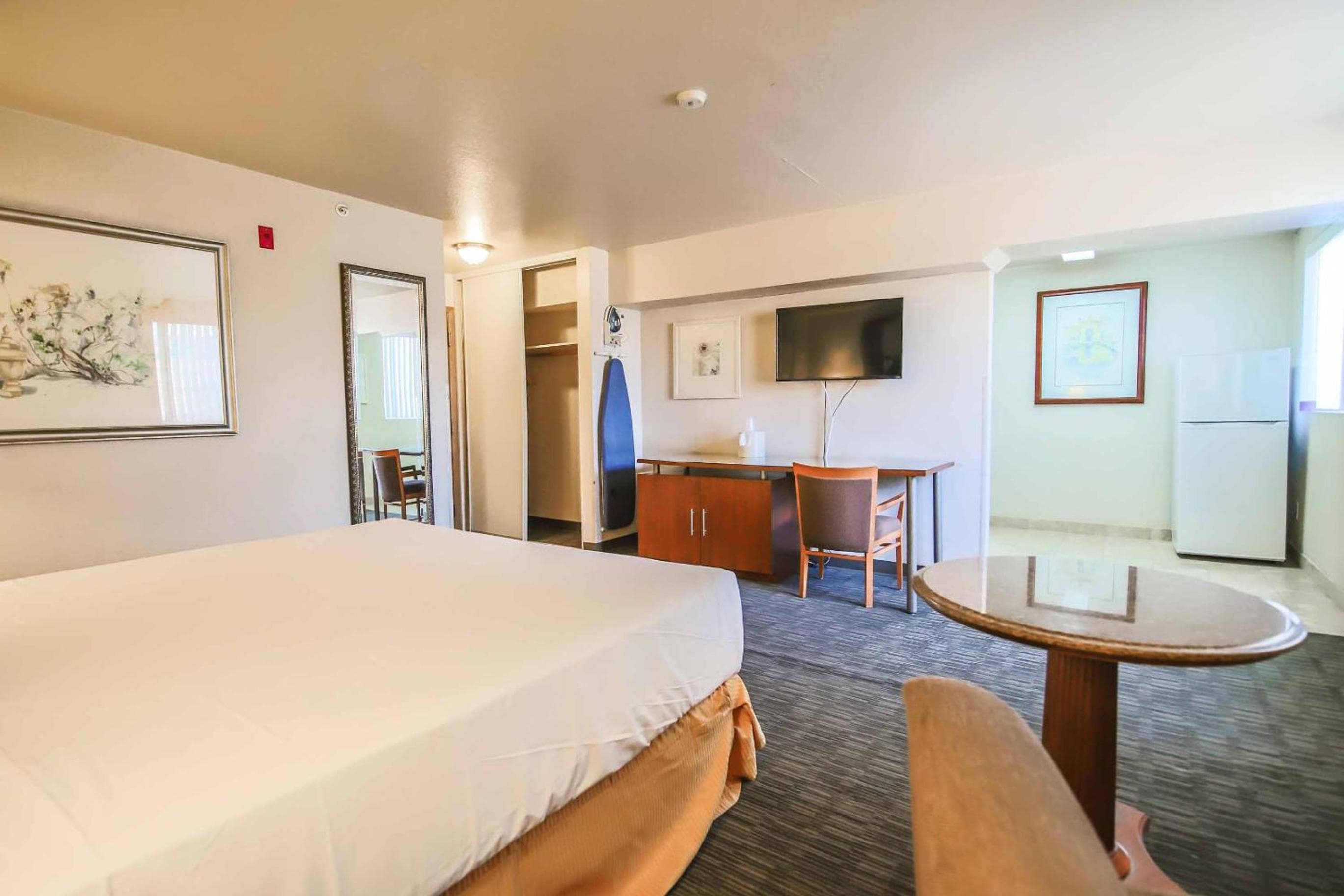 Sunrise Inn — 19