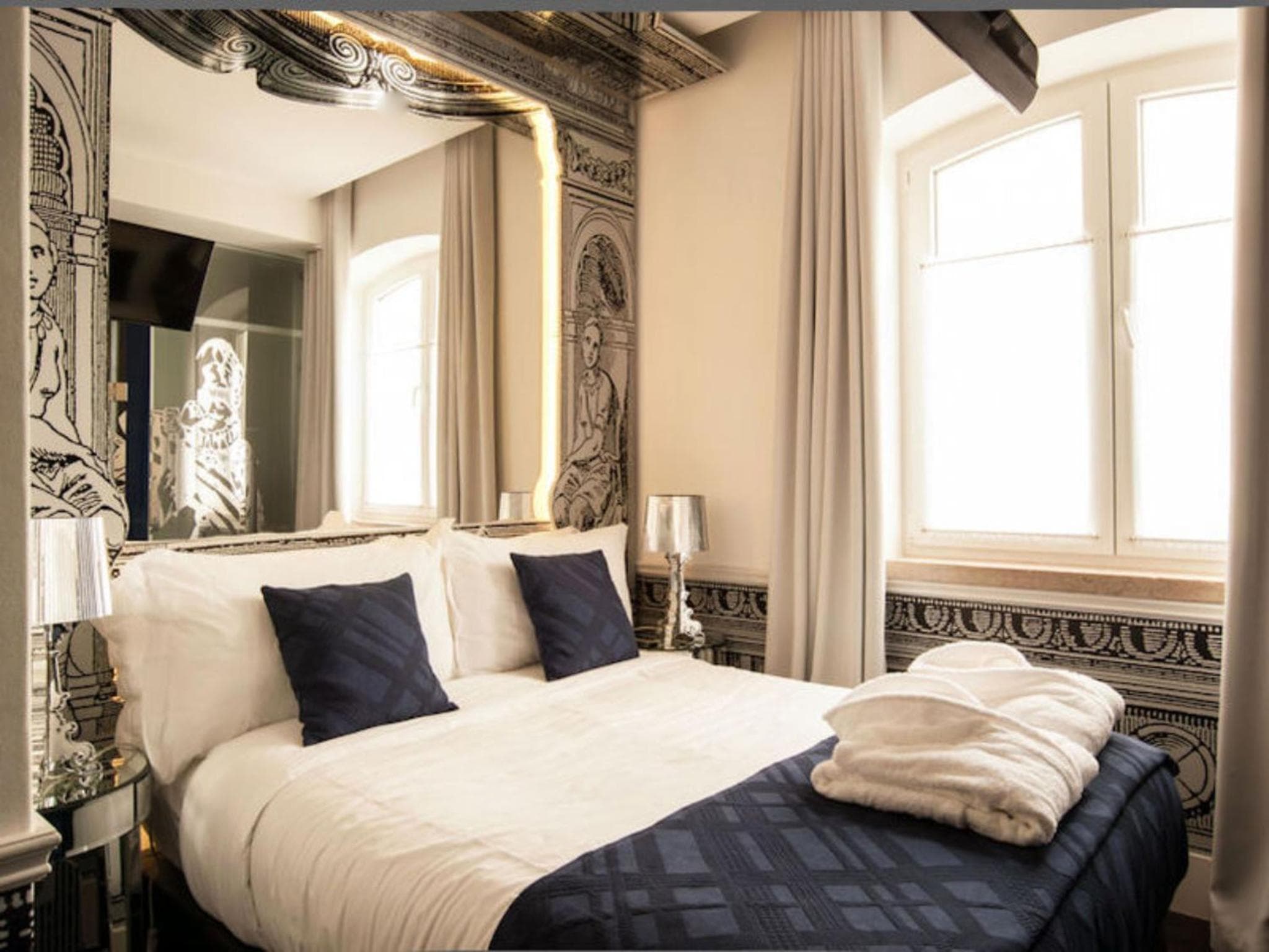 Teatro Boutique Rooms & Suites — 15