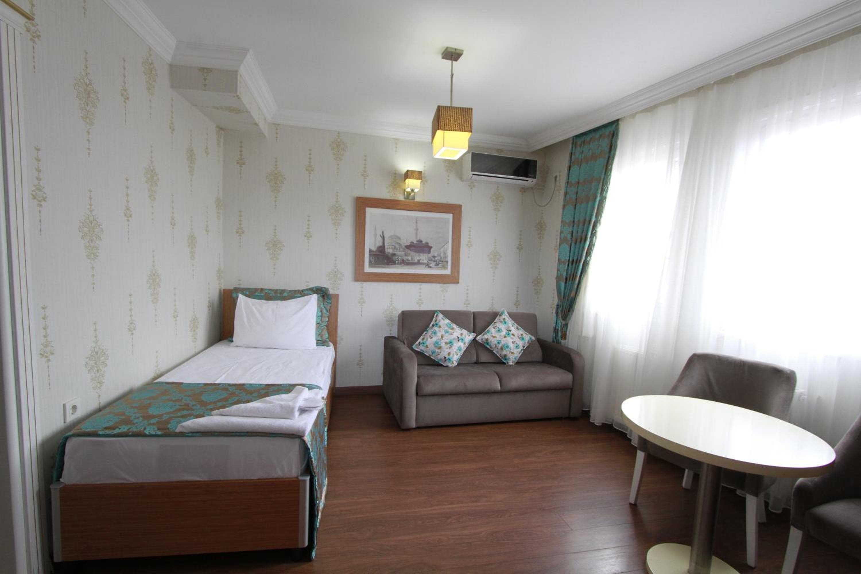 Agora Boutique Hotel & Bistro — 25