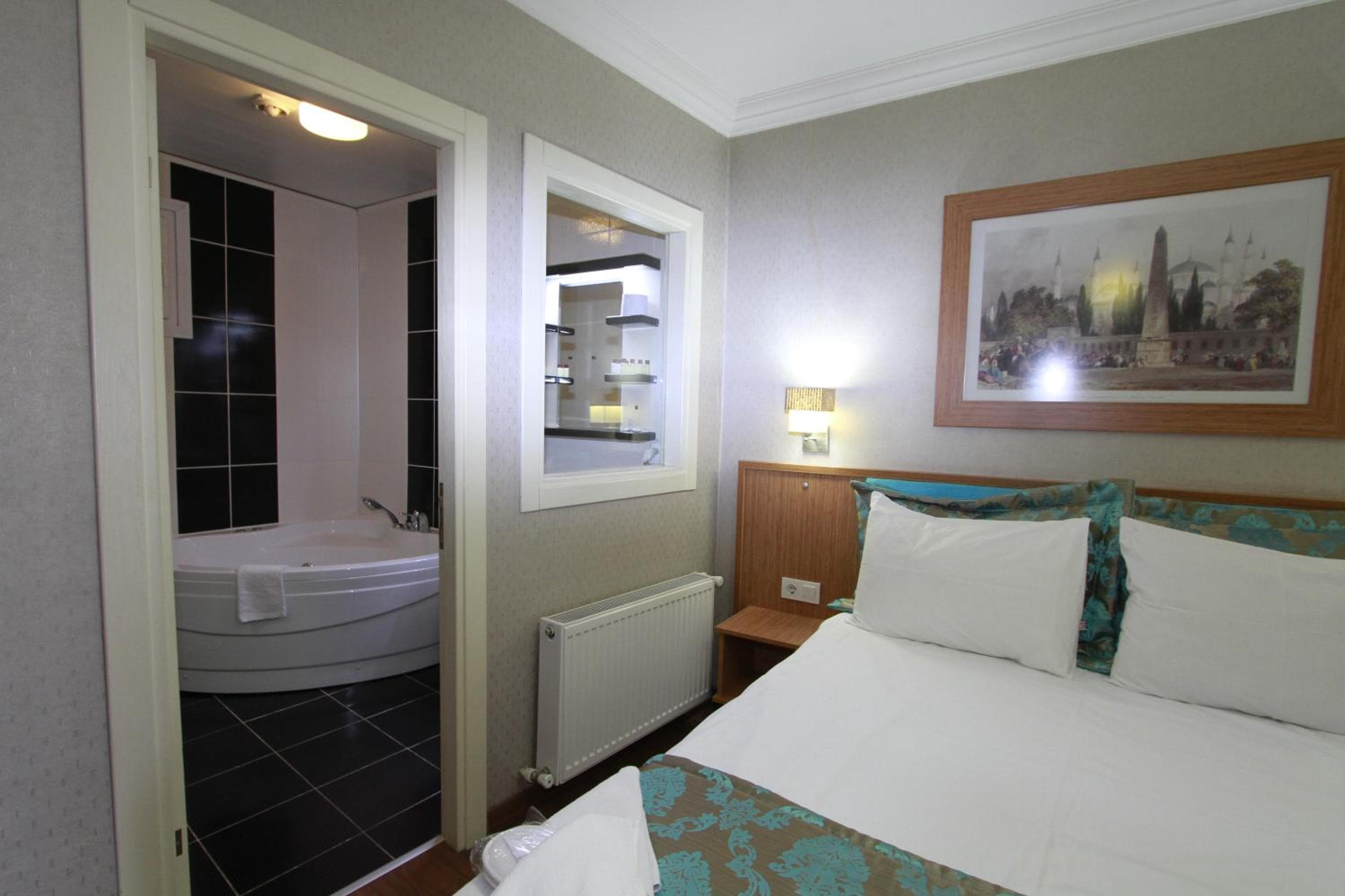 Agora Boutique Hotel & Bistro — 17