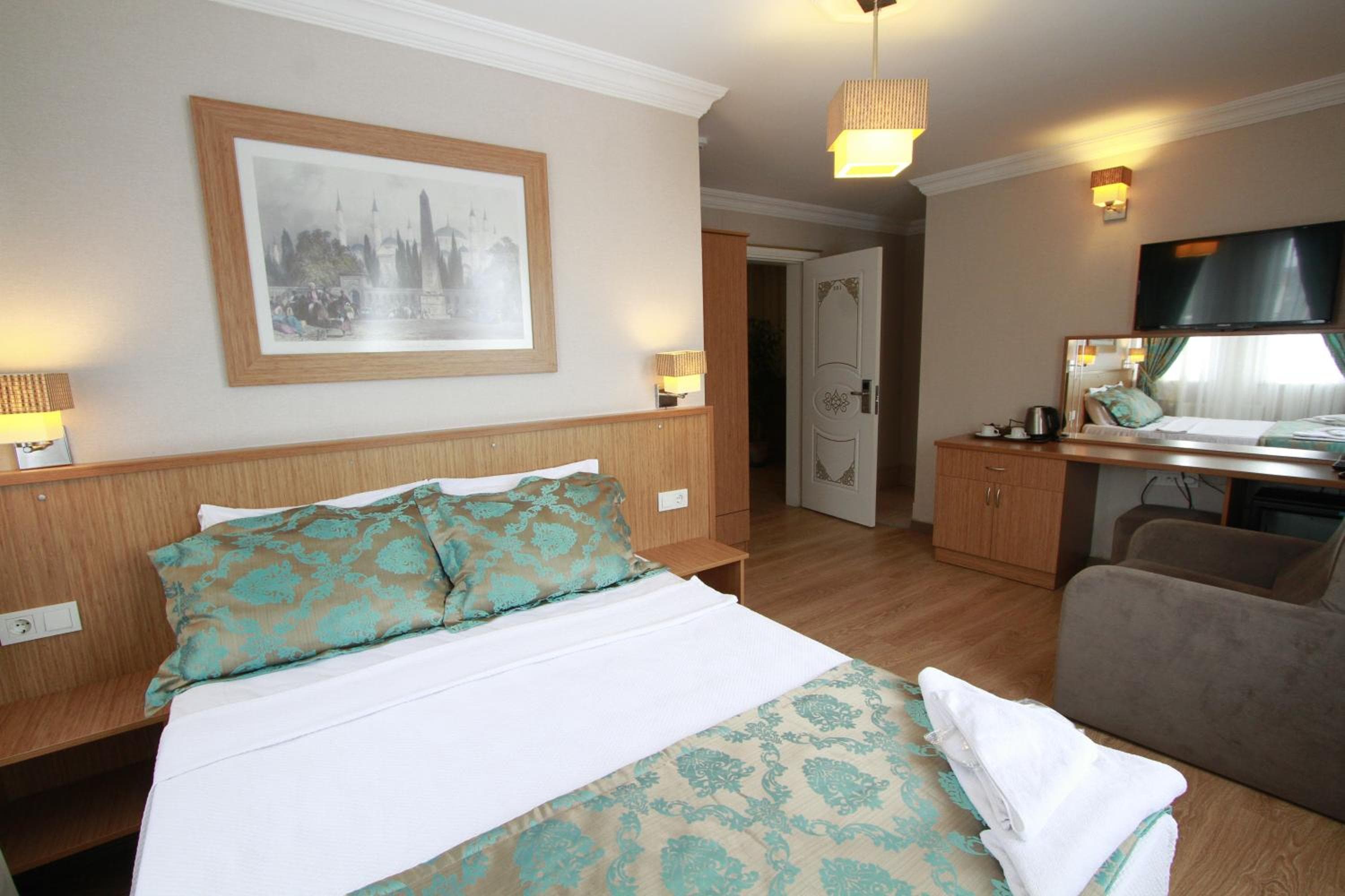 Agora Boutique Hotel & Bistro — 13