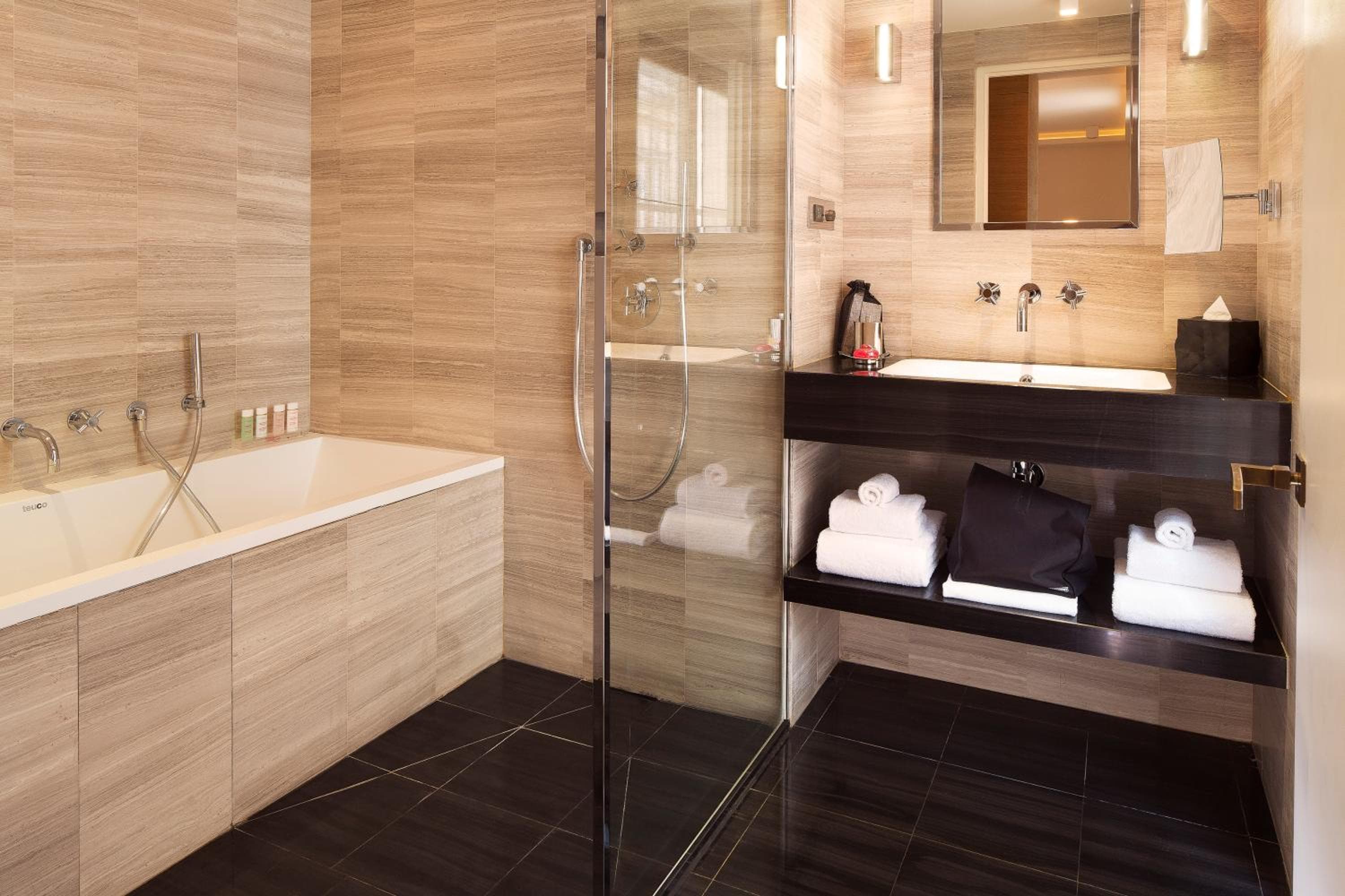 Hotel Marignan Champs-Elysées — 5