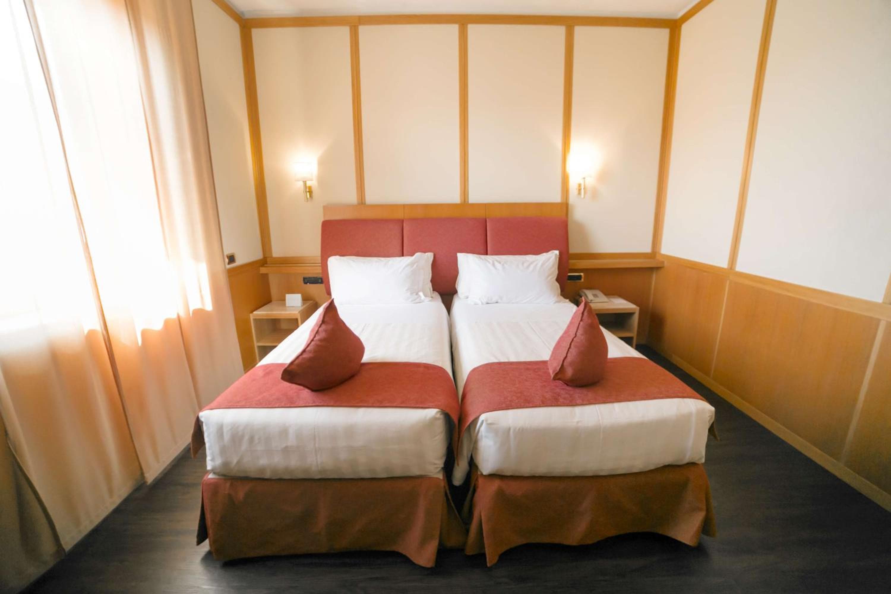 Hilton Garden Inn Rome Colosseum — 28