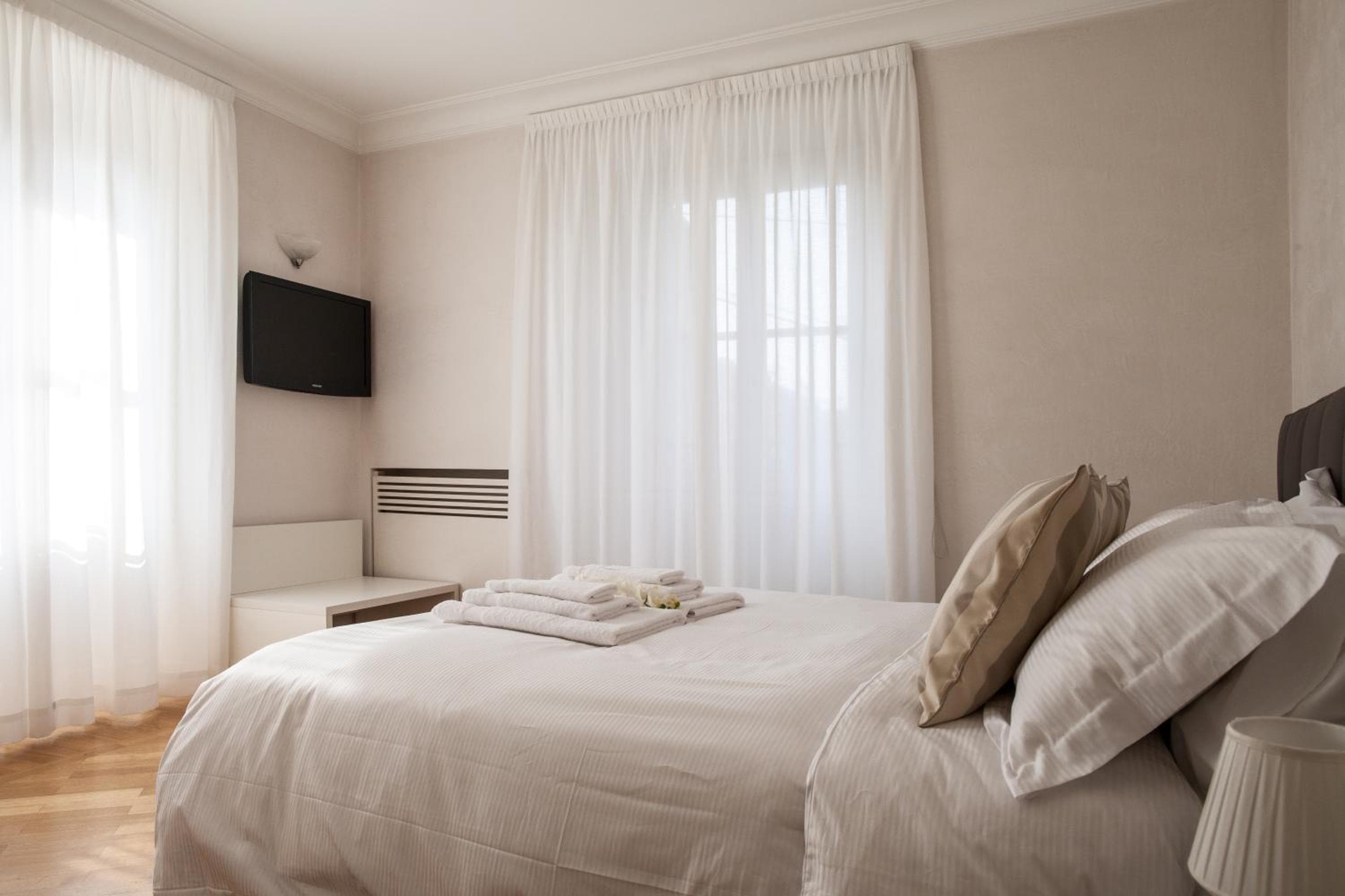 Milan Royal Suites - Centro — 12