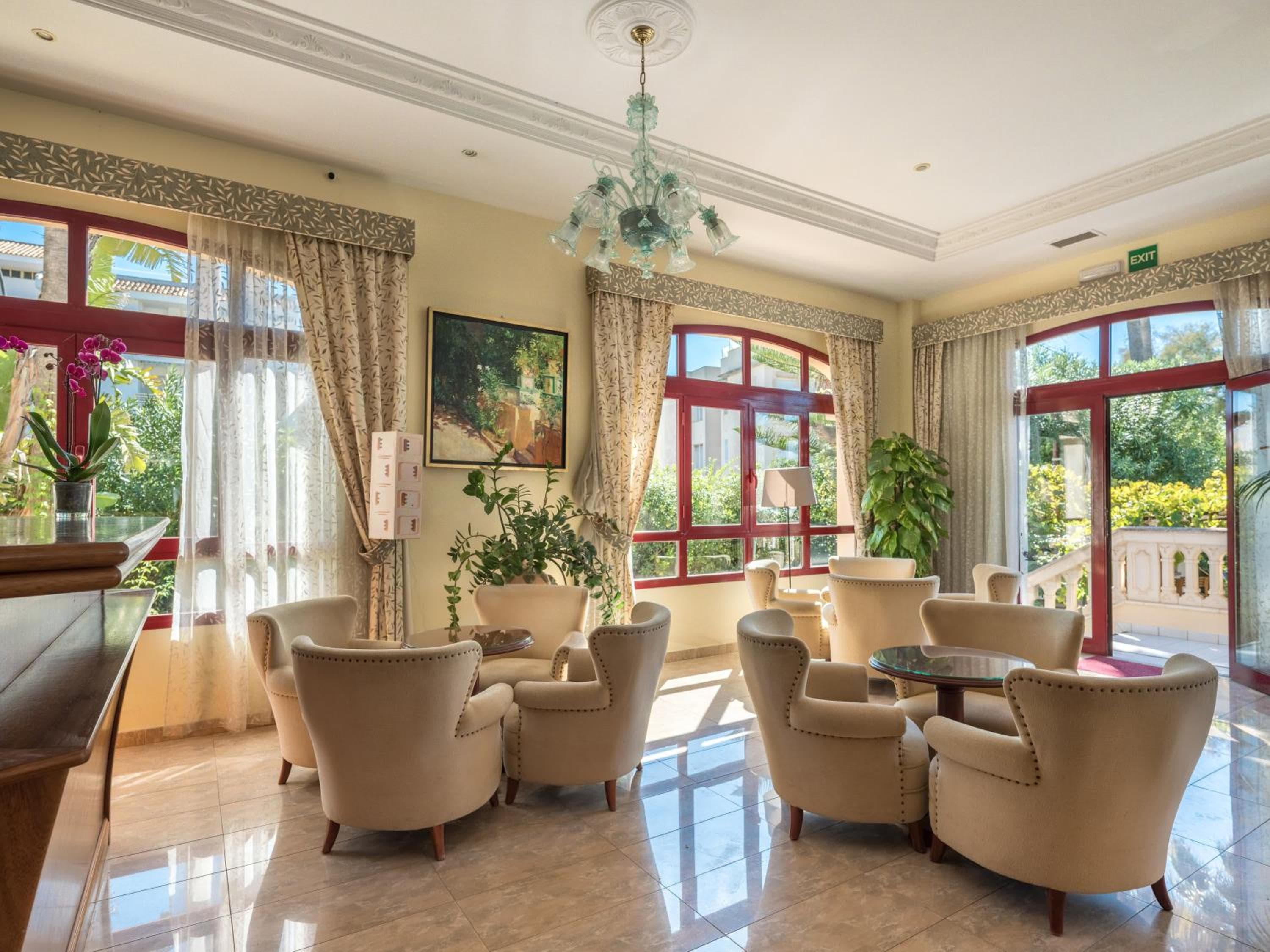 Hotel Ciutat Jardi — 21