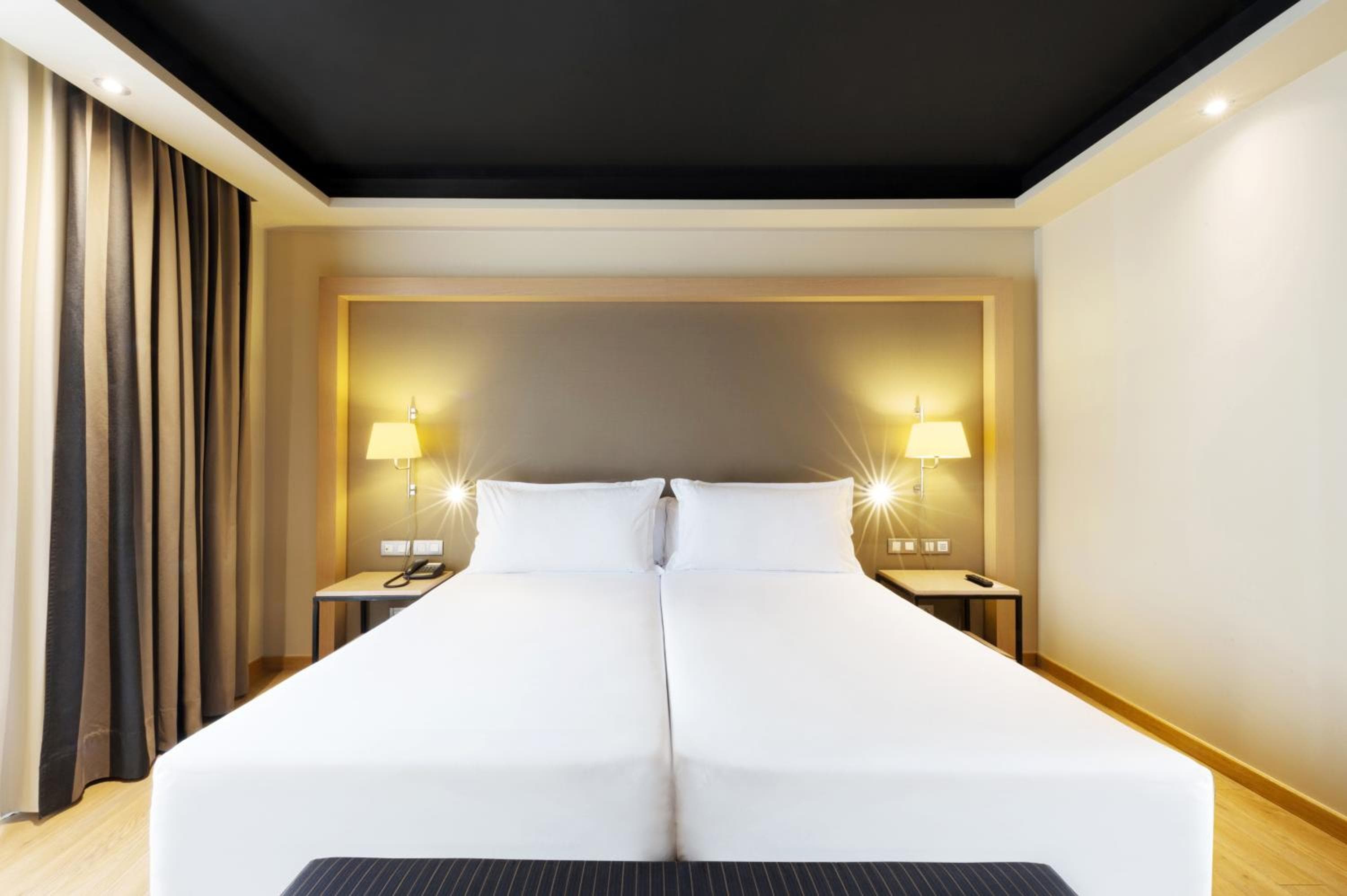 Hotel Jazz — 2