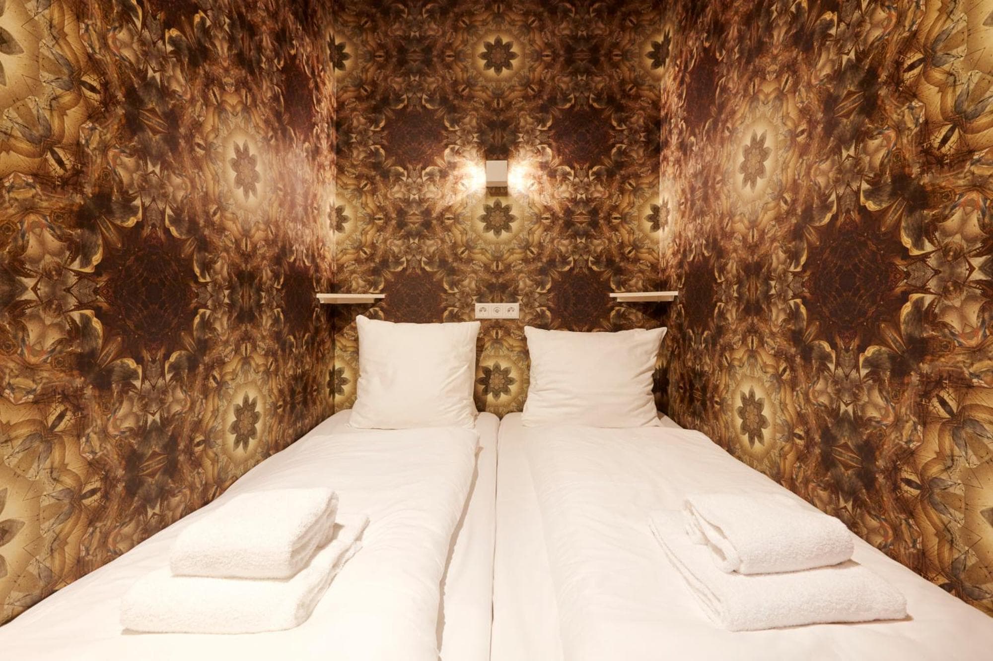 Hotel Not Hotel Amsterdam — 7