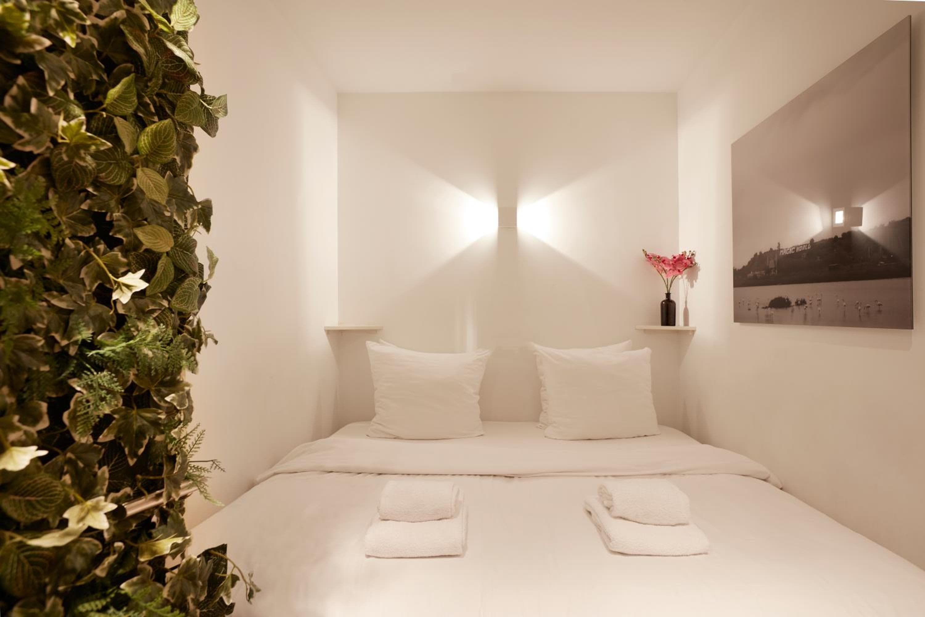 Hotel Not Hotel Amsterdam — 13