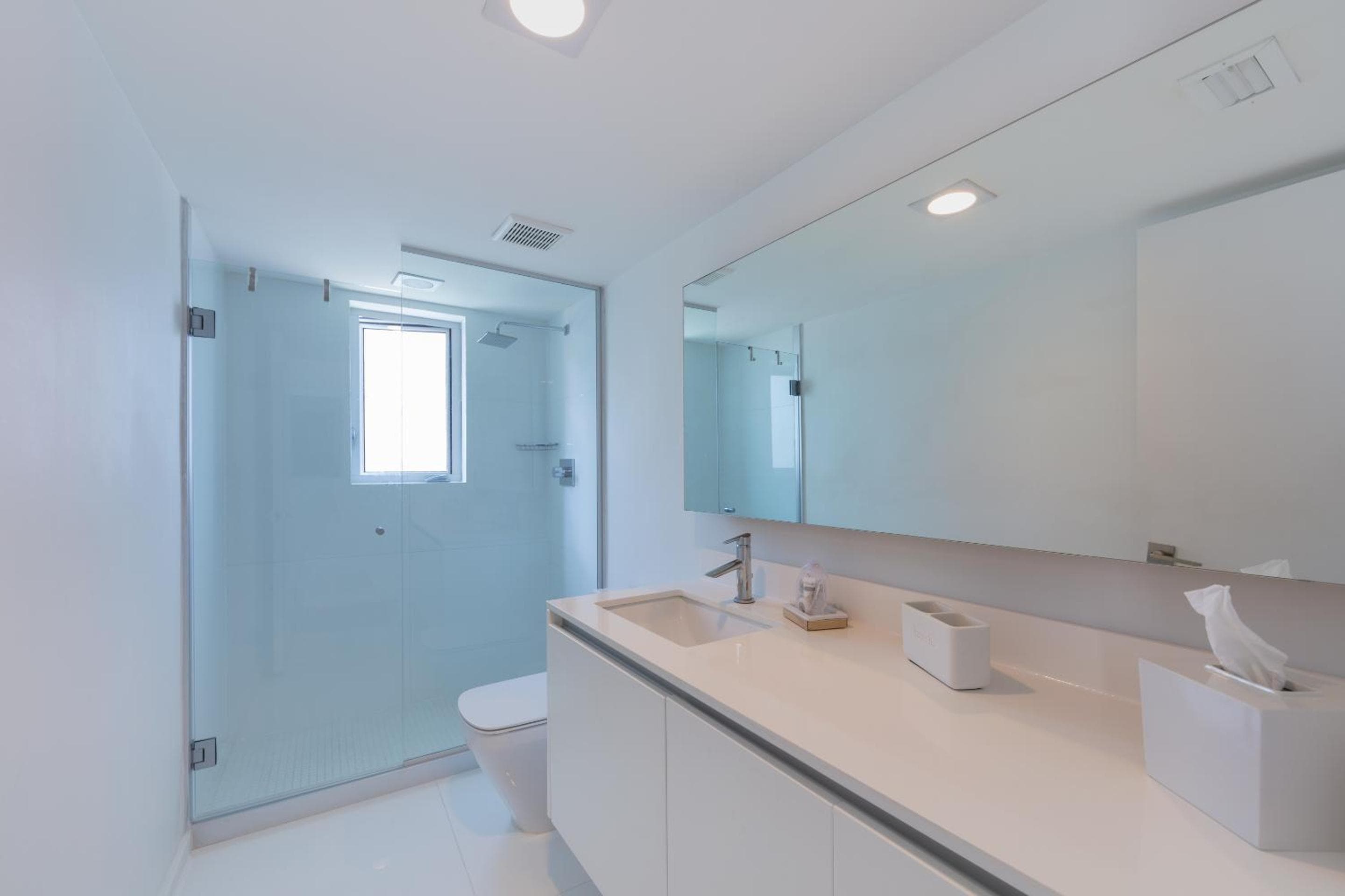 Beach Haus Key Biscayne Contemporary Apartments — 3