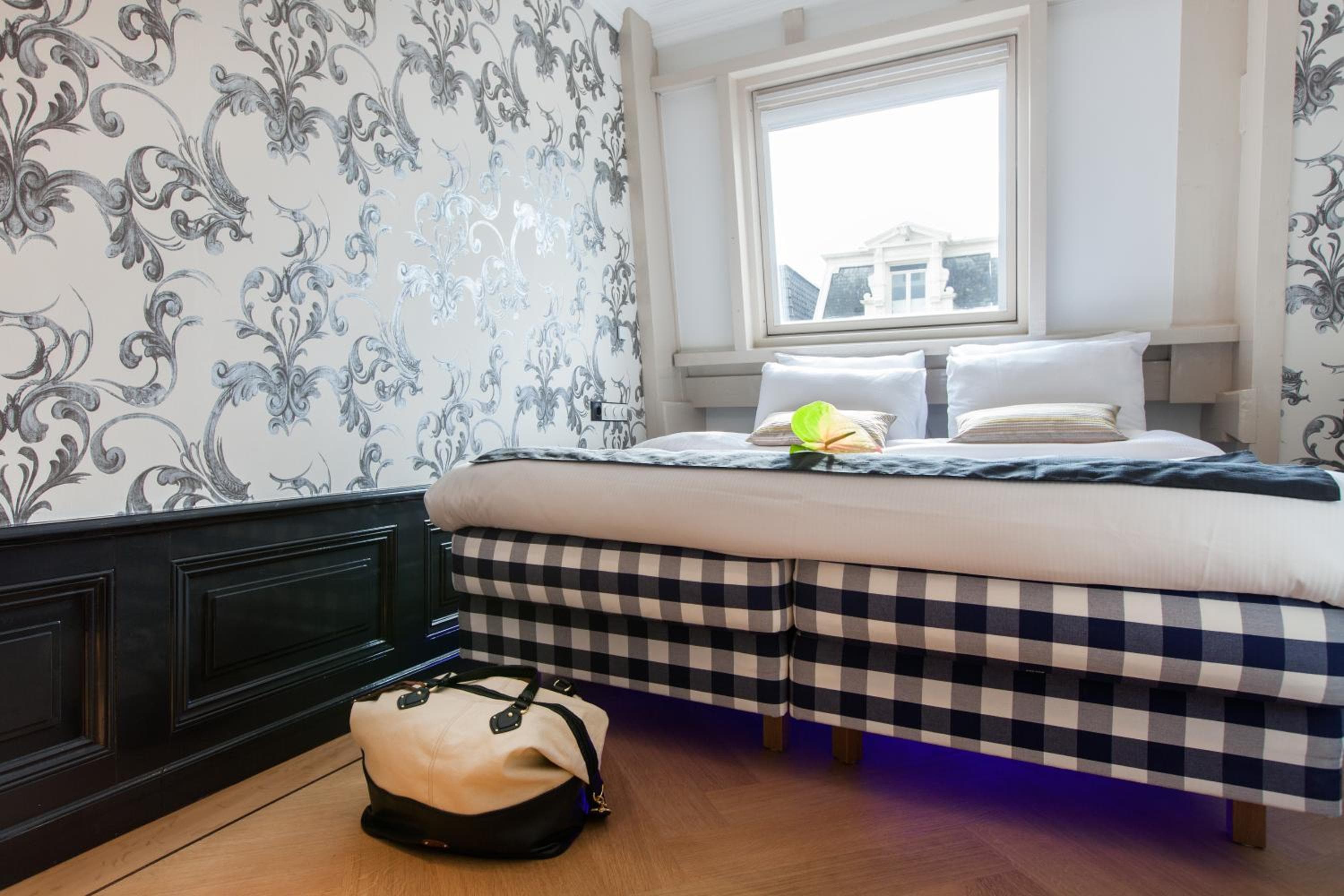 Amsterdam Canal Hotel — 18