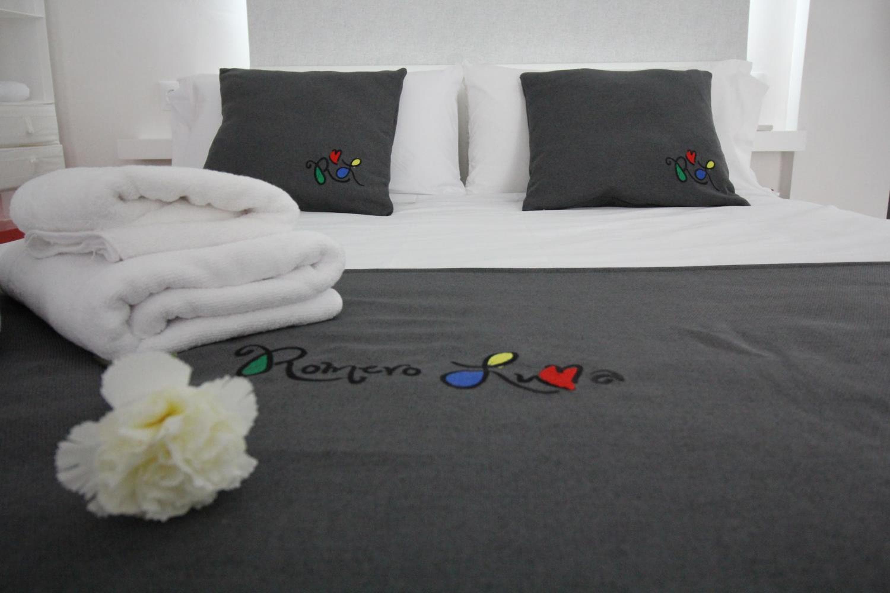Apartamentos Romero Luna — 8