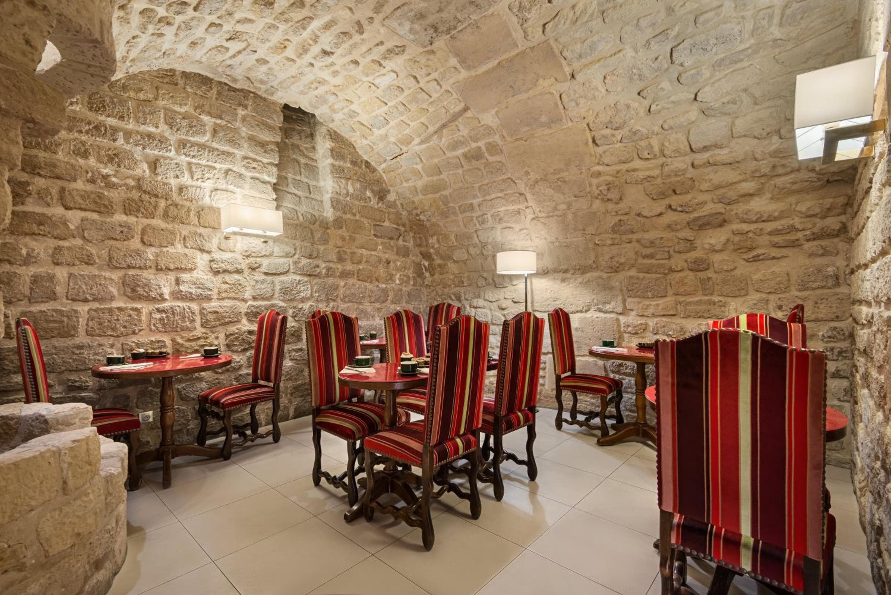 Hotel Saint-Paul Rive-Gauche — 13