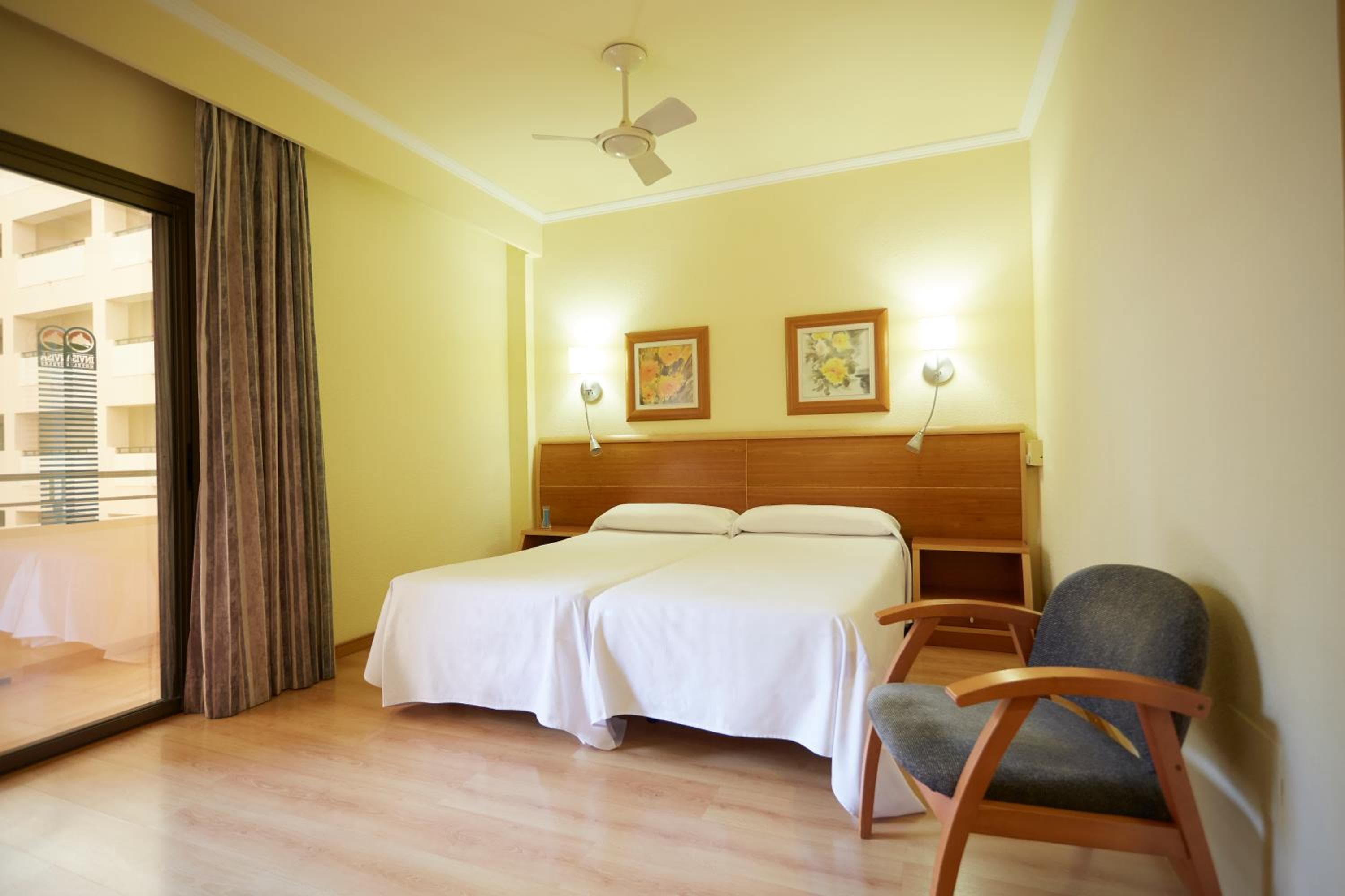 Visita l'Hotel La Cala — 3