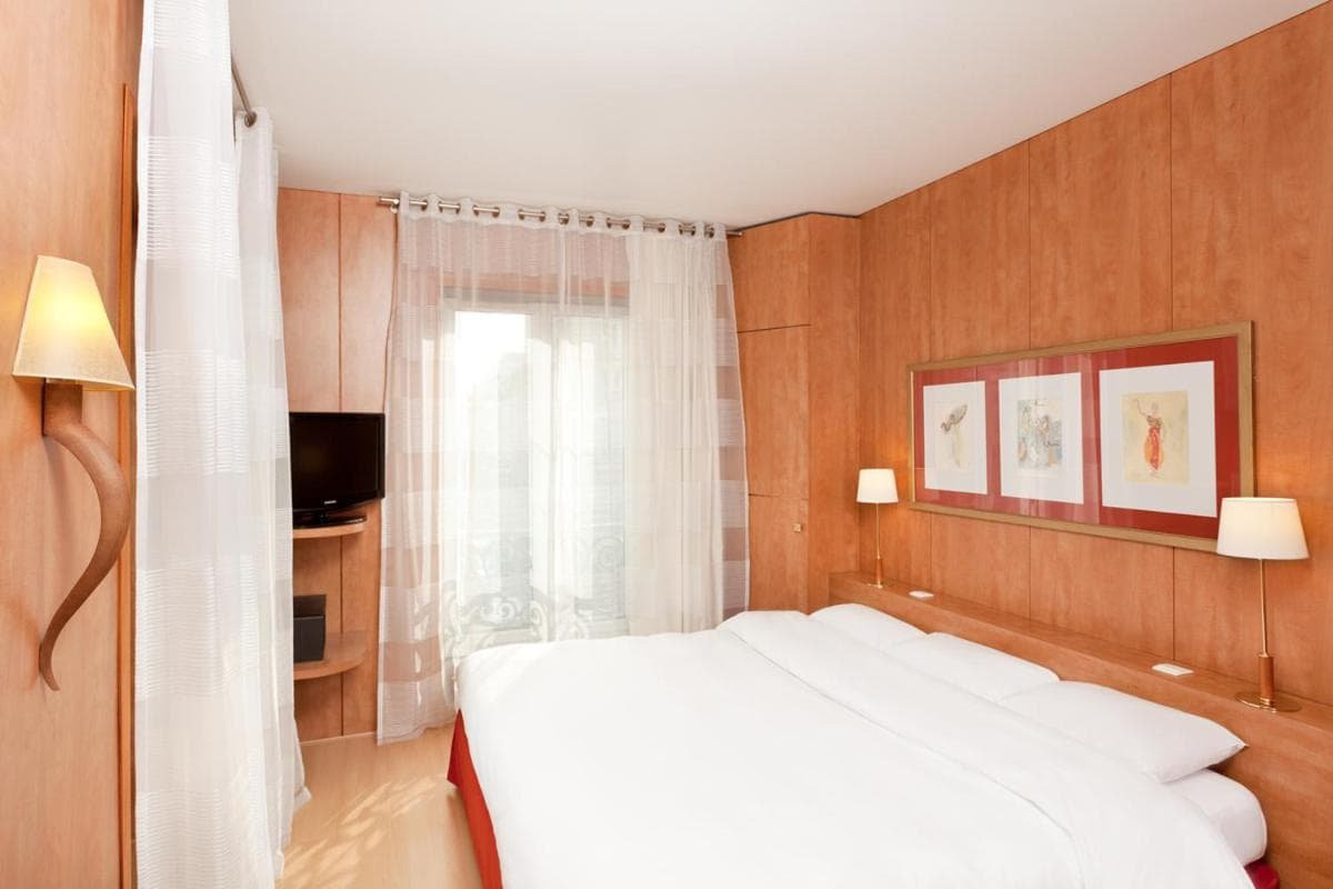 Best Western Ronceray Opéra — 24