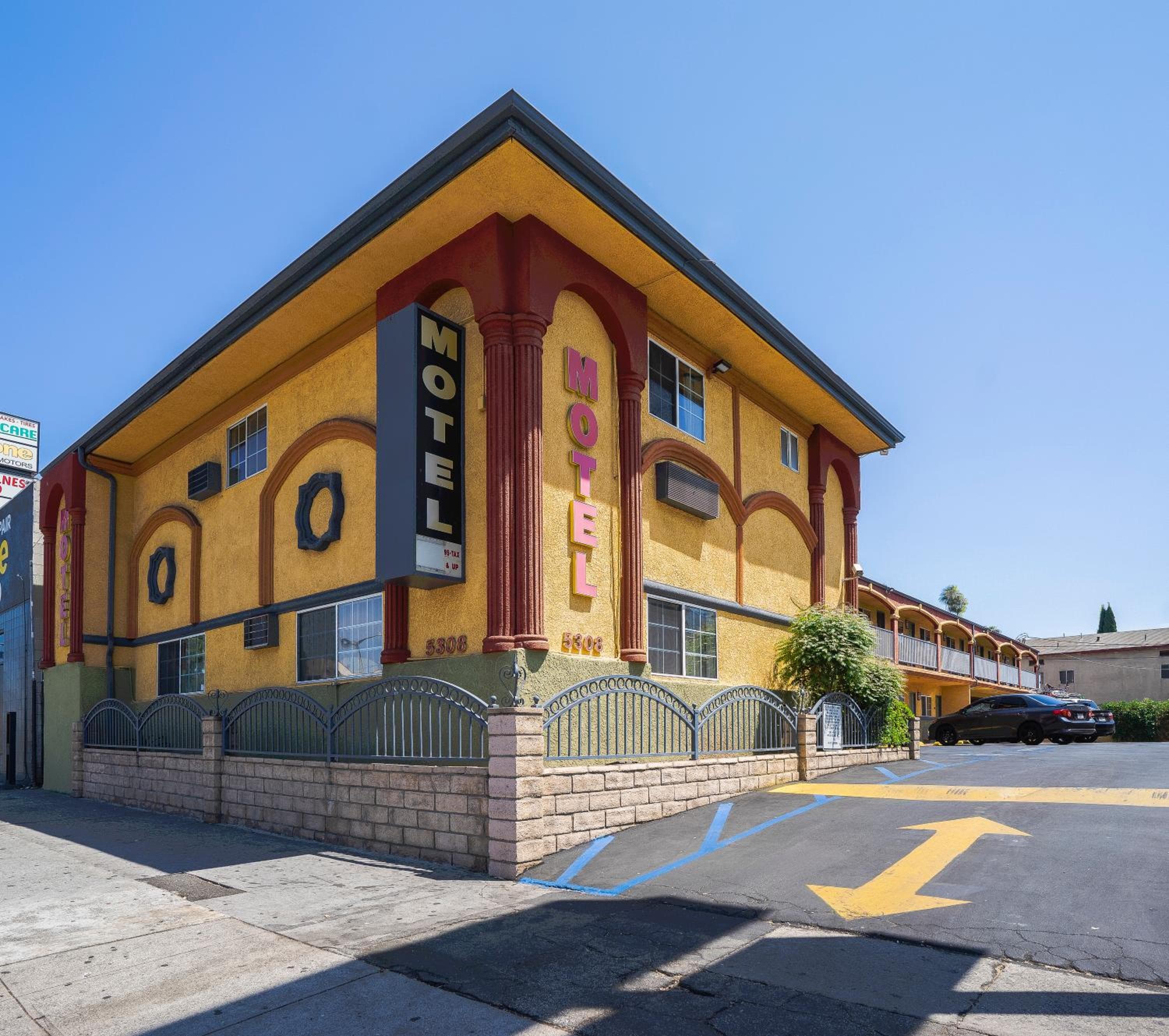 Economy Inn Hollywood — 21