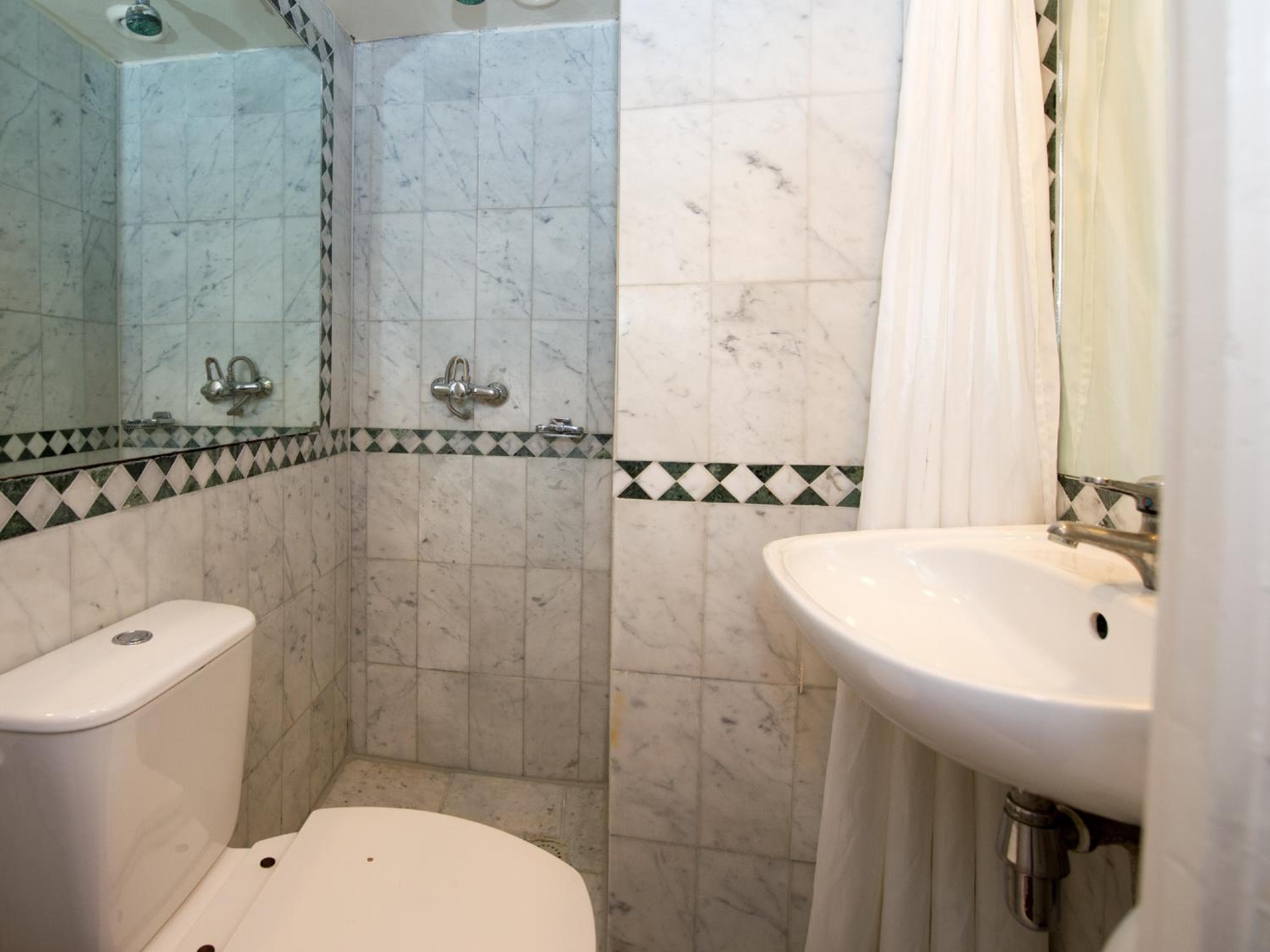 Hotel Rembrandtplein — 24