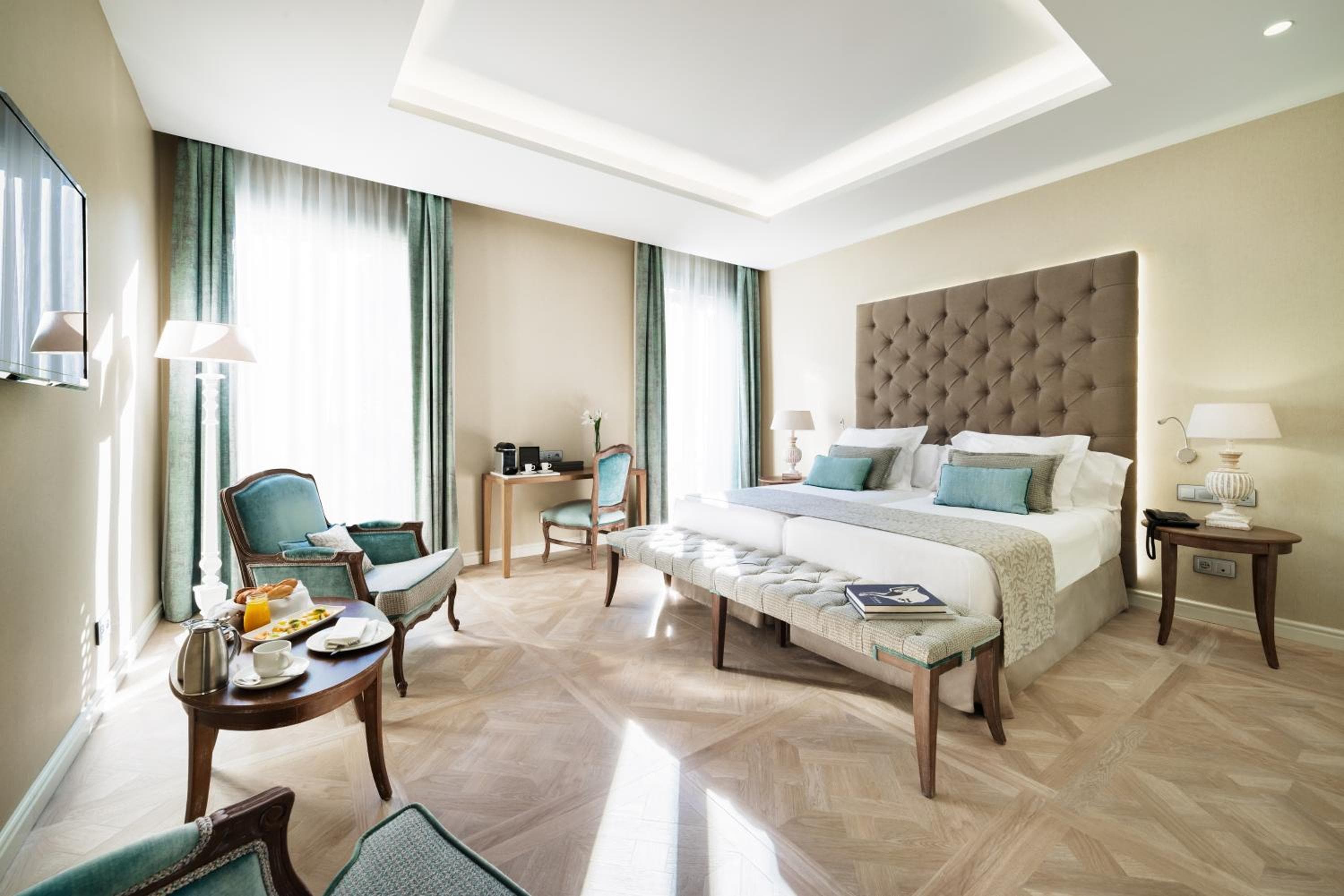 Colón Hotel Barcelona — 26