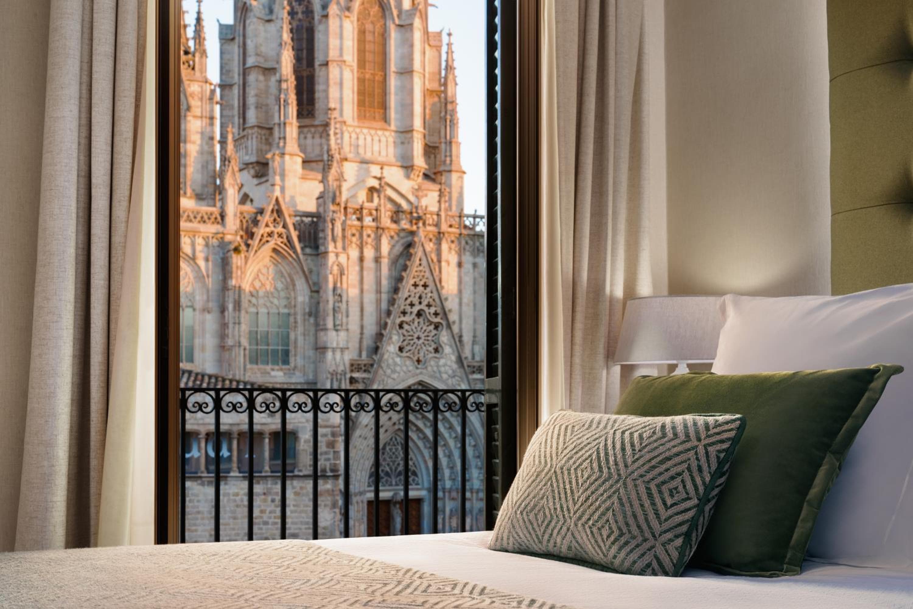 Colón Hotel Barcelona — 13