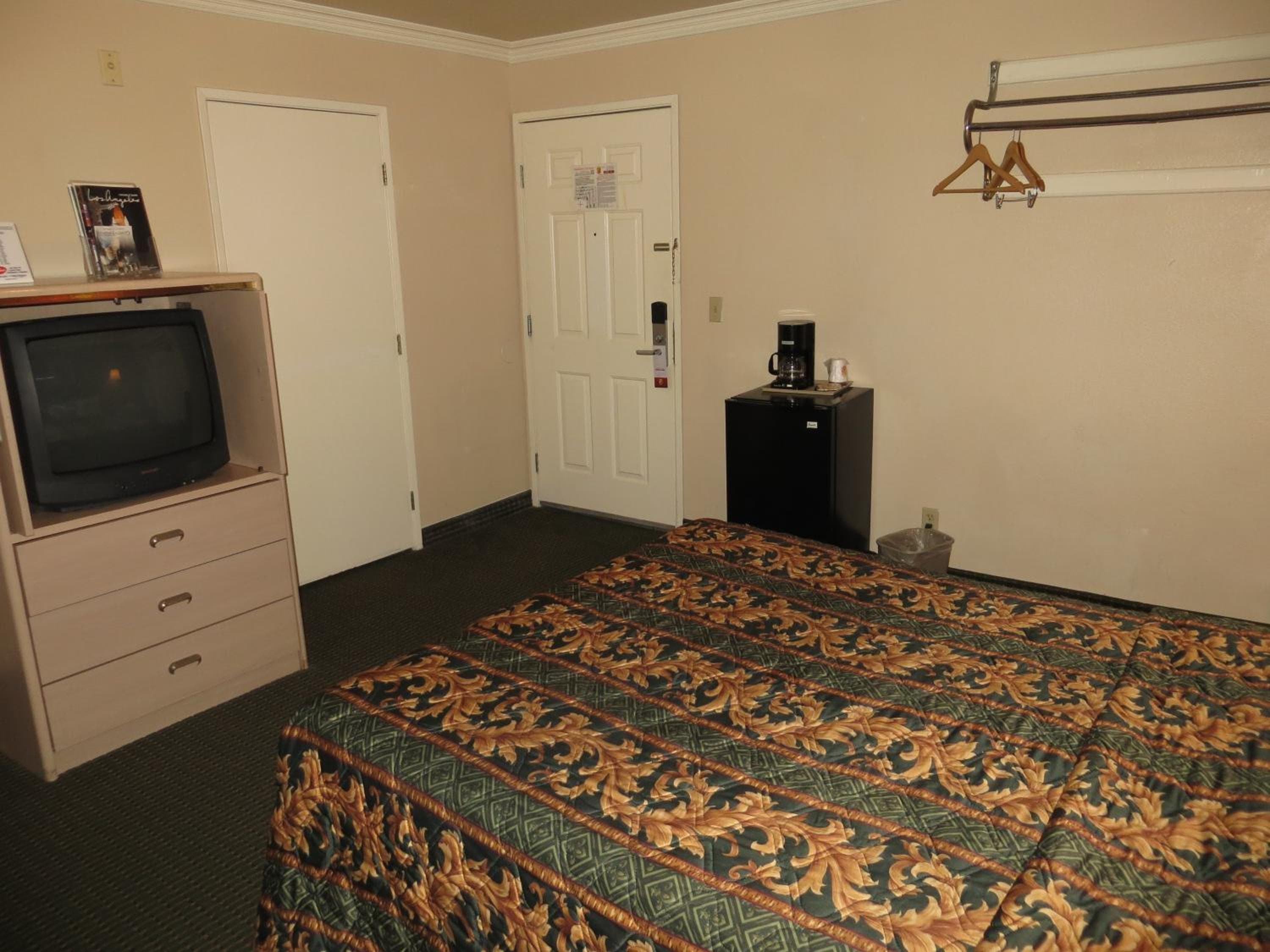 Super 8 by Wyndham Hollywood/LA Area — 23