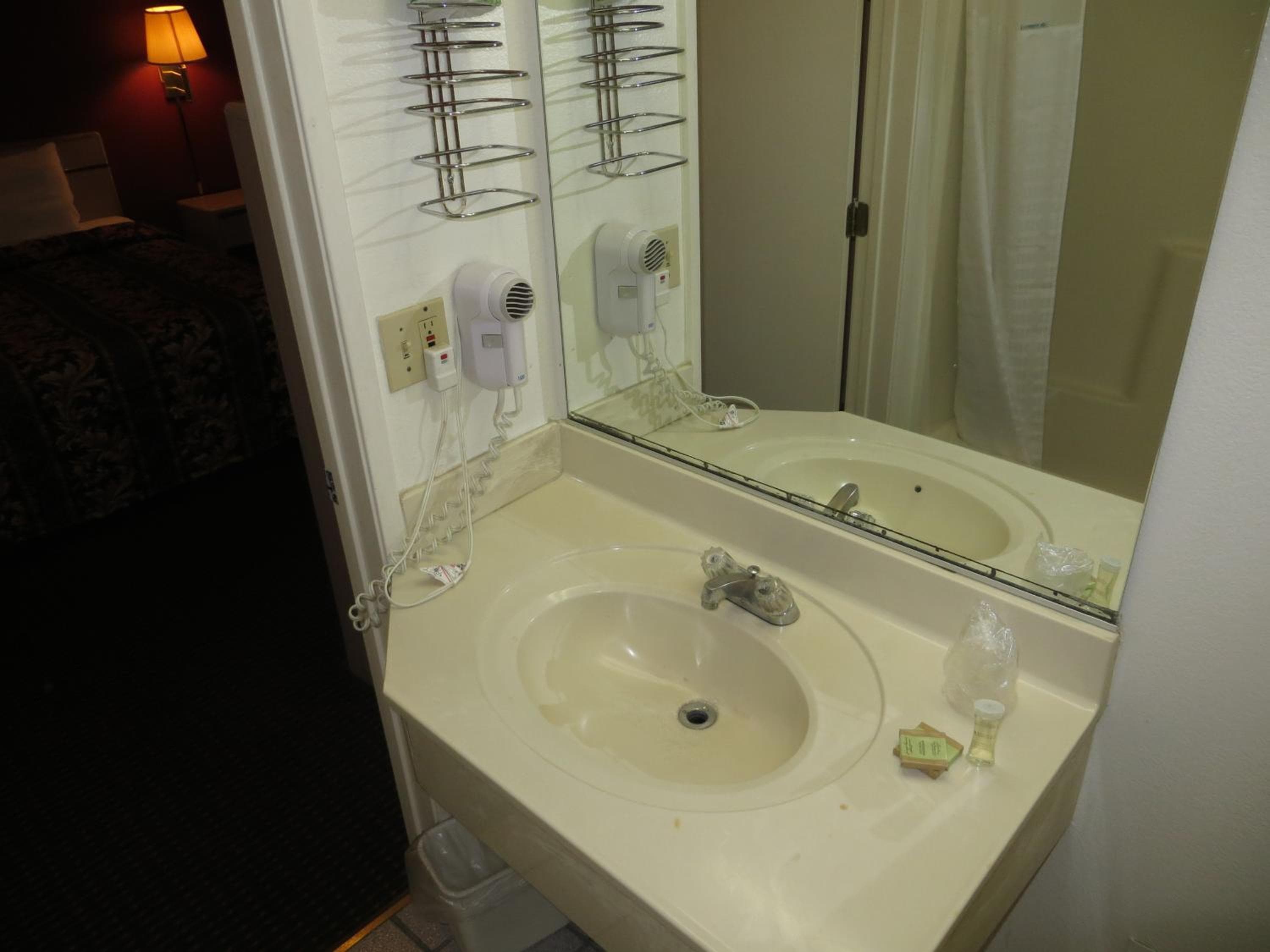 Super 8 by Wyndham Hollywood/LA Area — 21