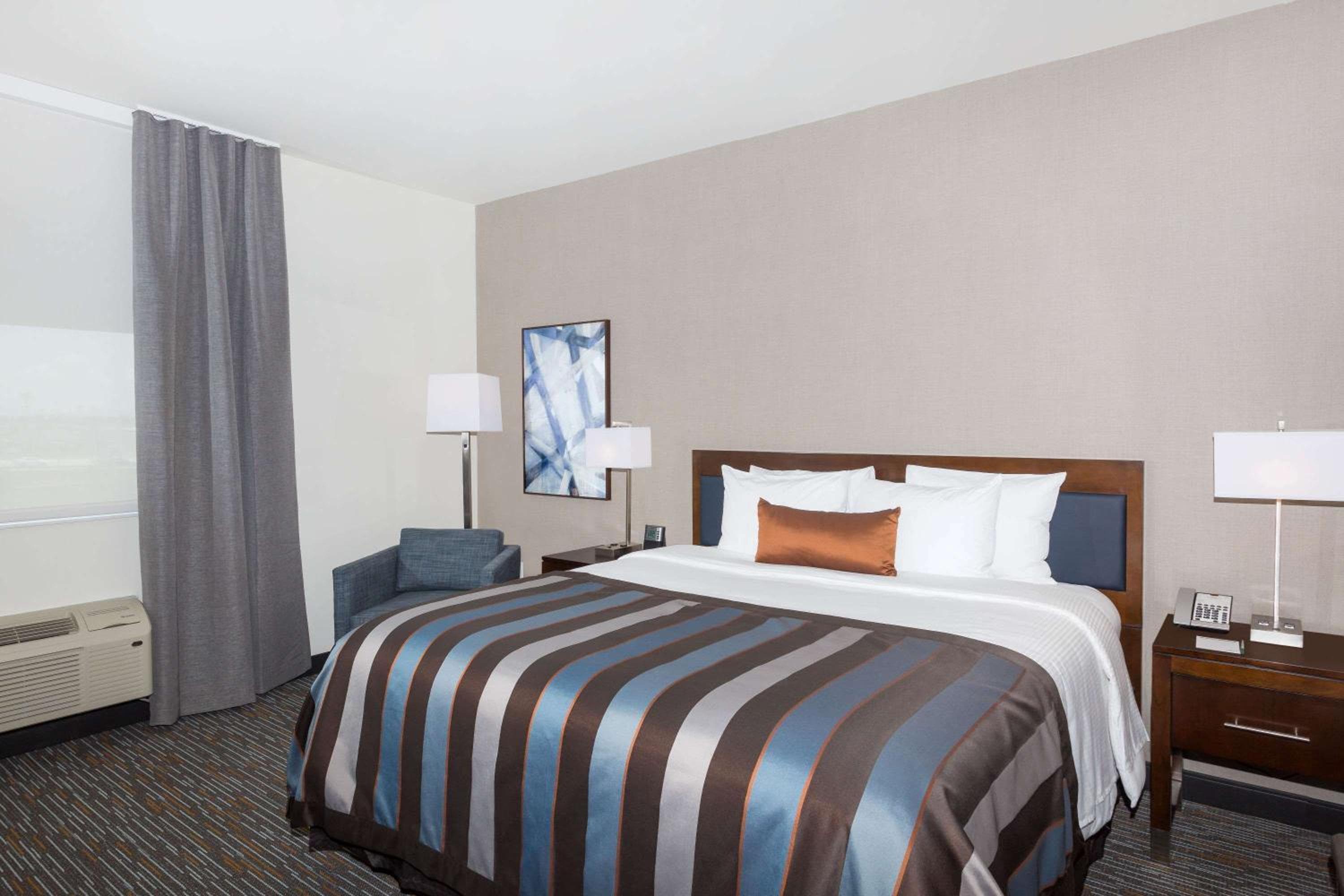 Wingate by Wyndham Miami Airport — 23